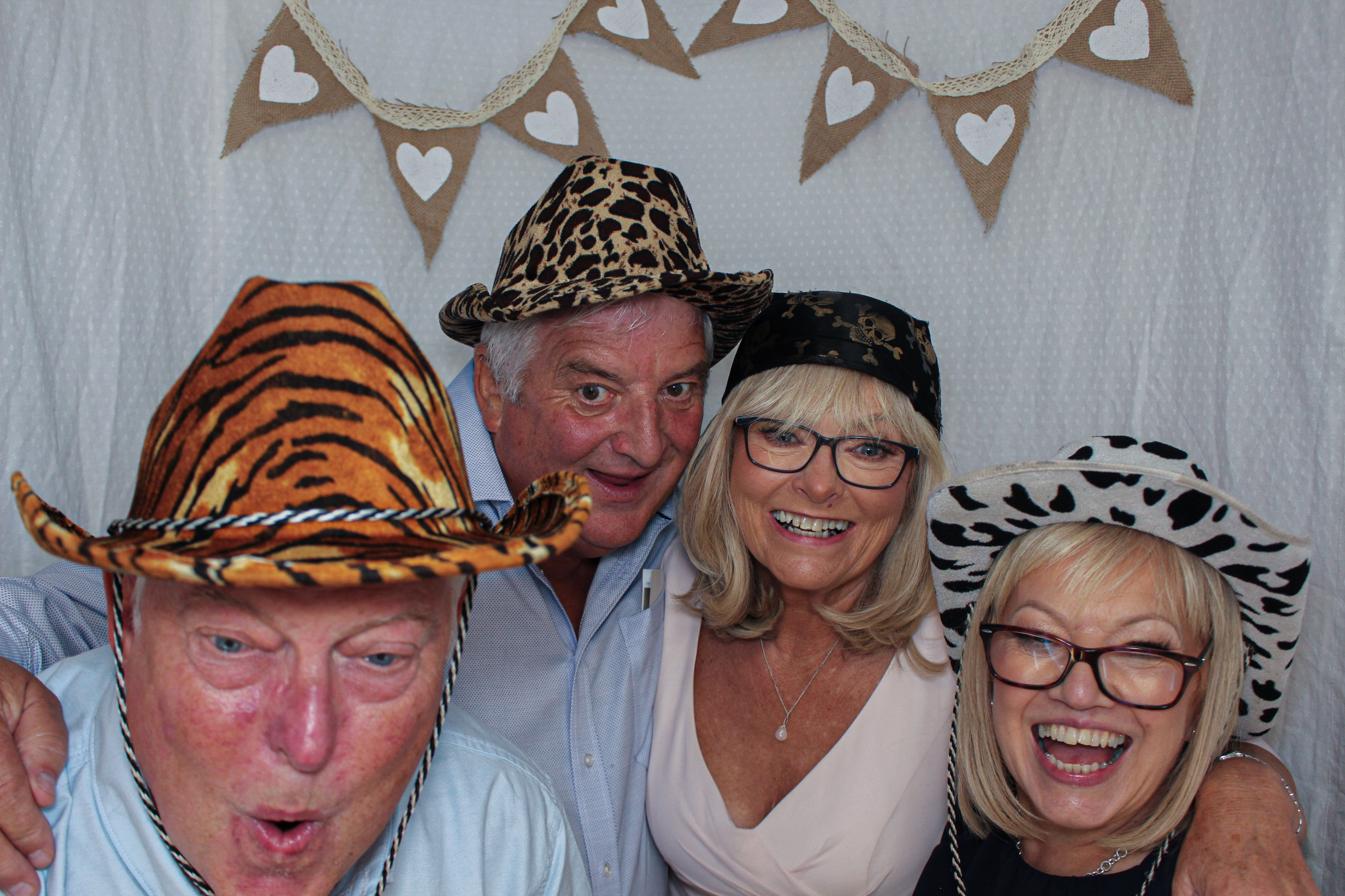 Ashleigh & Luke's Wedding Party | View more photos from the event at gallery.capturecube.co.uk/u/Capture-Cube/Ashleigh-Lukes-Wedding-Party