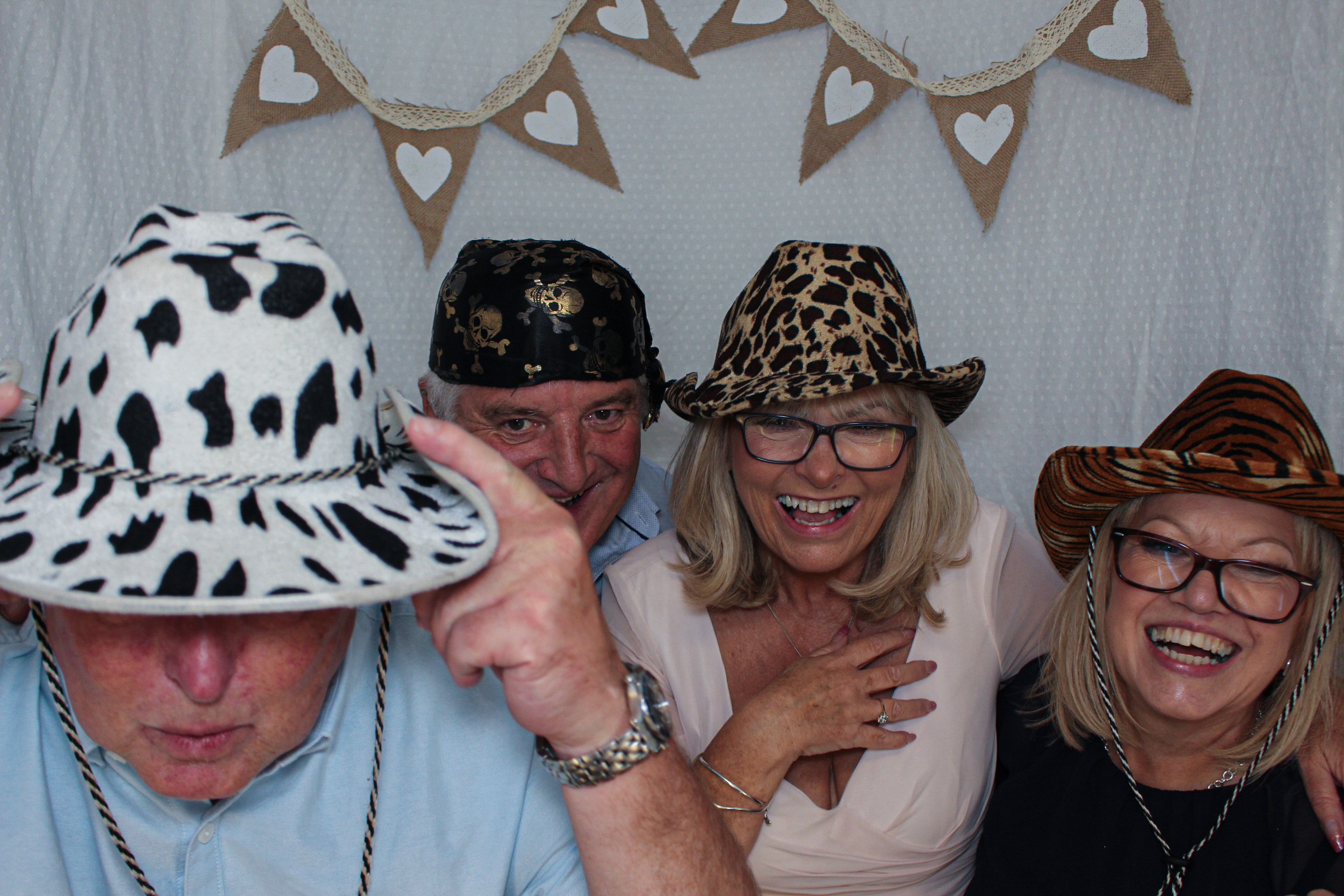 Ashleigh & Luke's Wedding Party | View more photos from the event at gallery.capturecube.co.uk/u/Capture-Cube/Ashleigh-Lukes-Wedding-Party