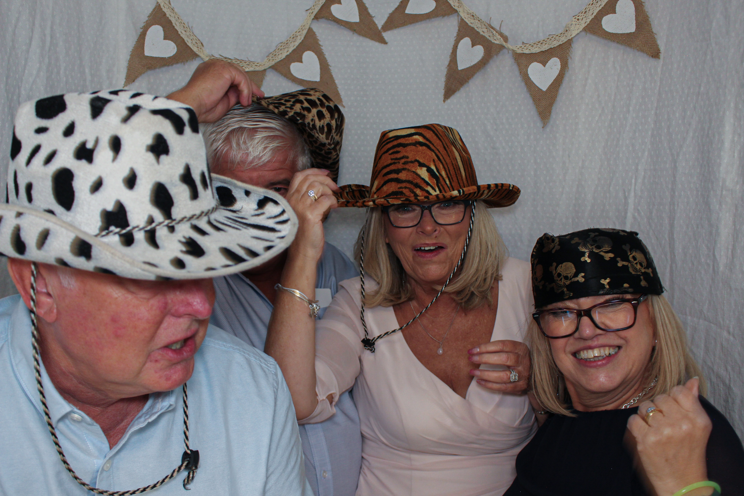 Ashleigh & Luke's Wedding Party | View more photos from the event at gallery.capturecube.co.uk/u/Capture-Cube/Ashleigh-Lukes-Wedding-Party