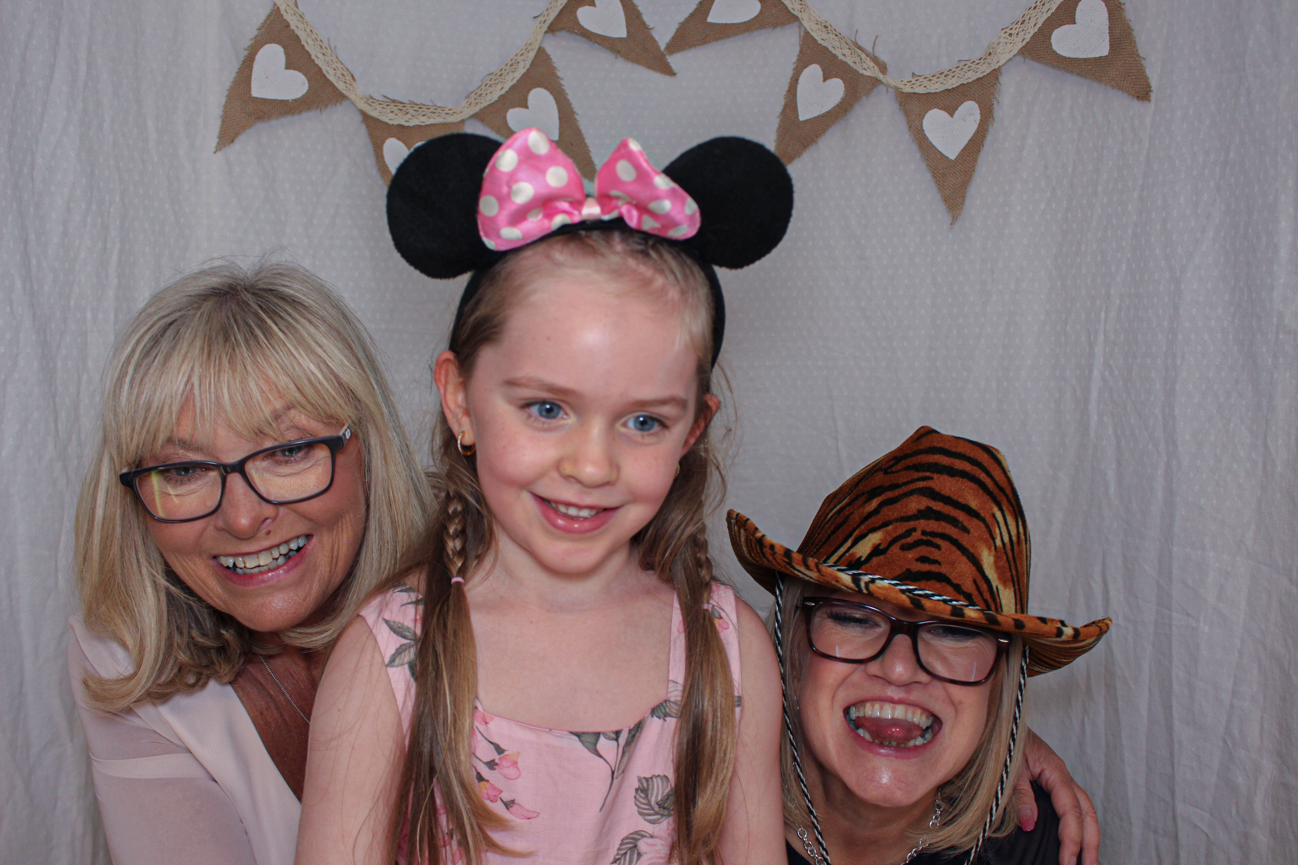 Ashleigh & Luke's Wedding Party | View more photos from the event at gallery.capturecube.co.uk/u/Capture-Cube/Ashleigh-Lukes-Wedding-Party