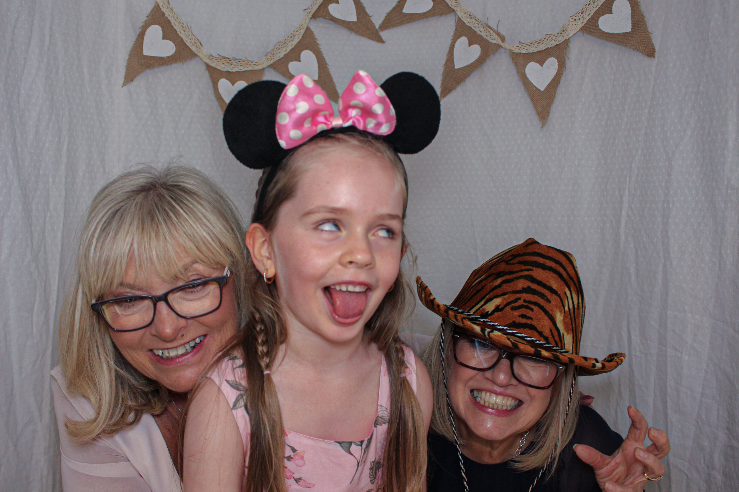 Ashleigh & Luke's Wedding Party | View more photos from the event at gallery.capturecube.co.uk/u/Capture-Cube/Ashleigh-Lukes-Wedding-Party