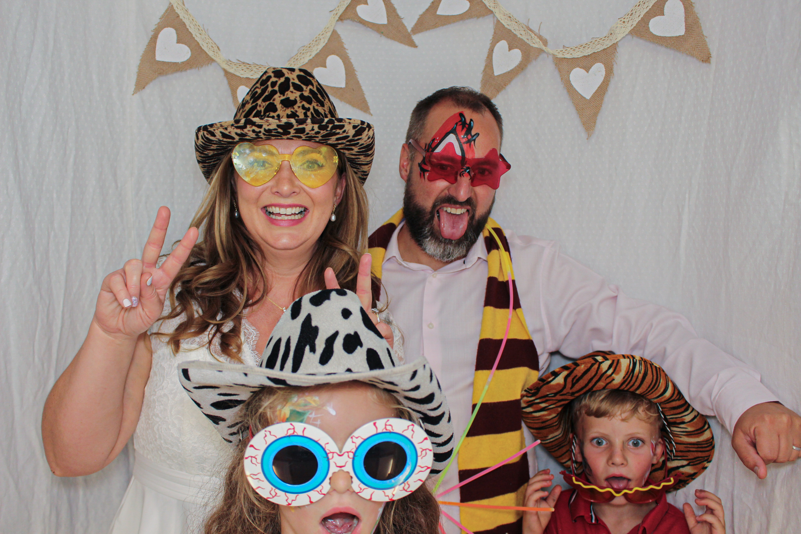 Ashleigh & Luke's Wedding Party | View more photos from the event at gallery.capturecube.co.uk/u/Capture-Cube/Ashleigh-Lukes-Wedding-Party