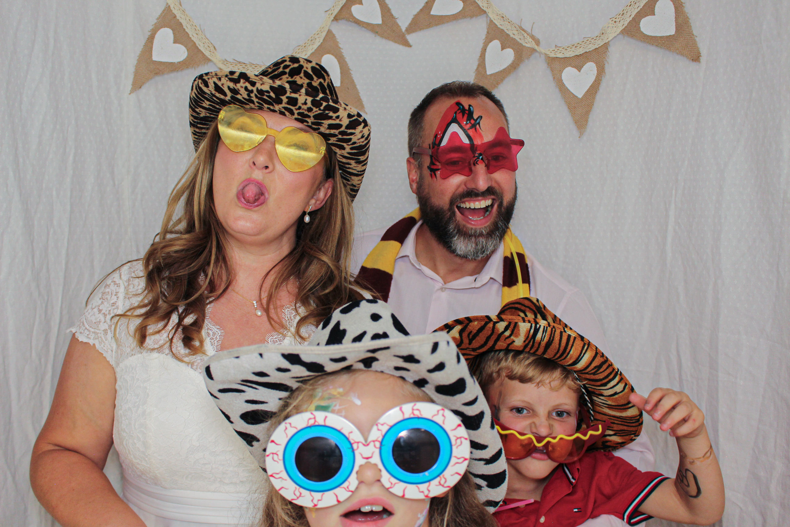 Ashleigh & Luke's Wedding Party | View more photos from the event at gallery.capturecube.co.uk/u/Capture-Cube/Ashleigh-Lukes-Wedding-Party