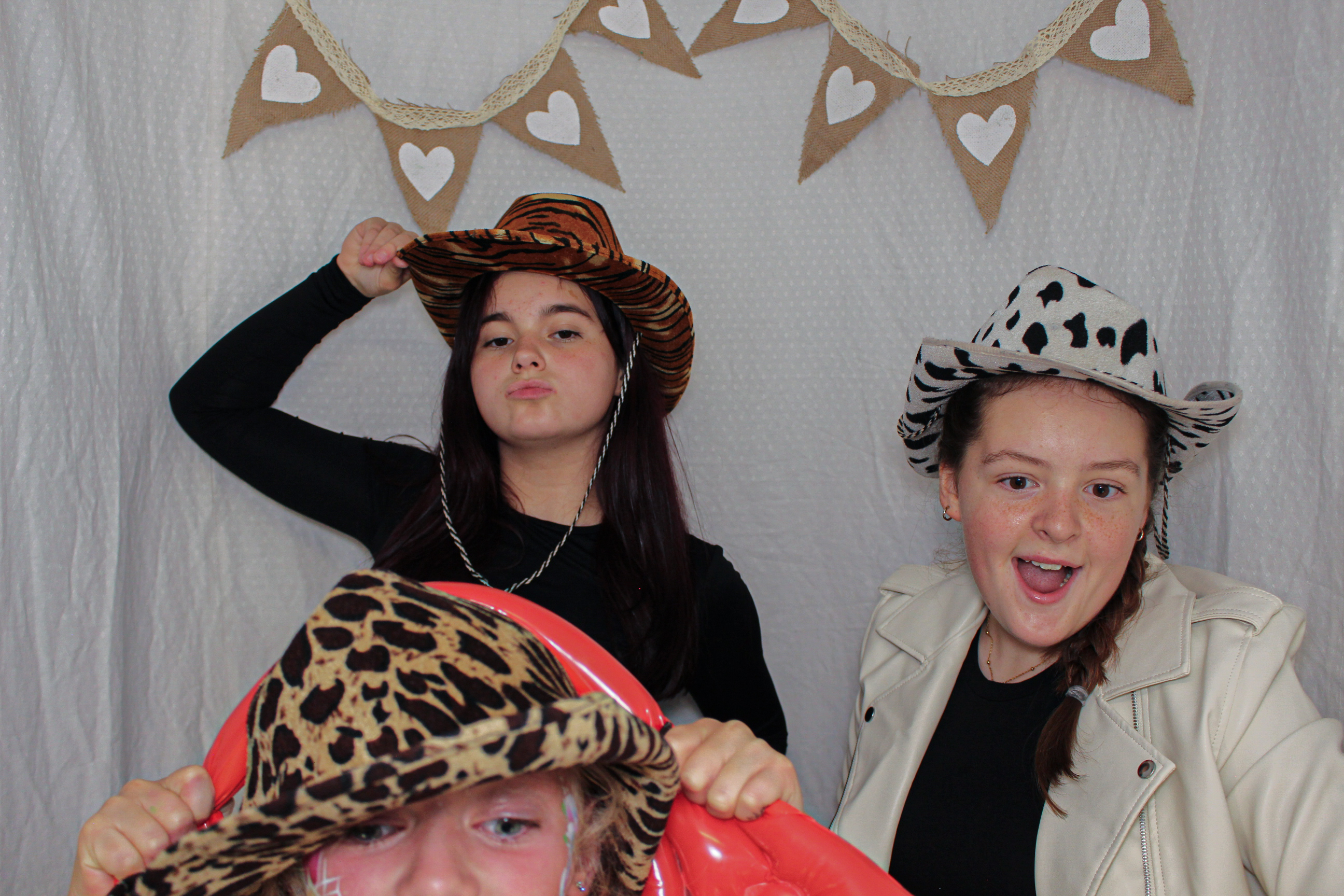 Ashleigh & Luke's Wedding Party | View more photos from the event at gallery.capturecube.co.uk/u/Capture-Cube/Ashleigh-Lukes-Wedding-Party