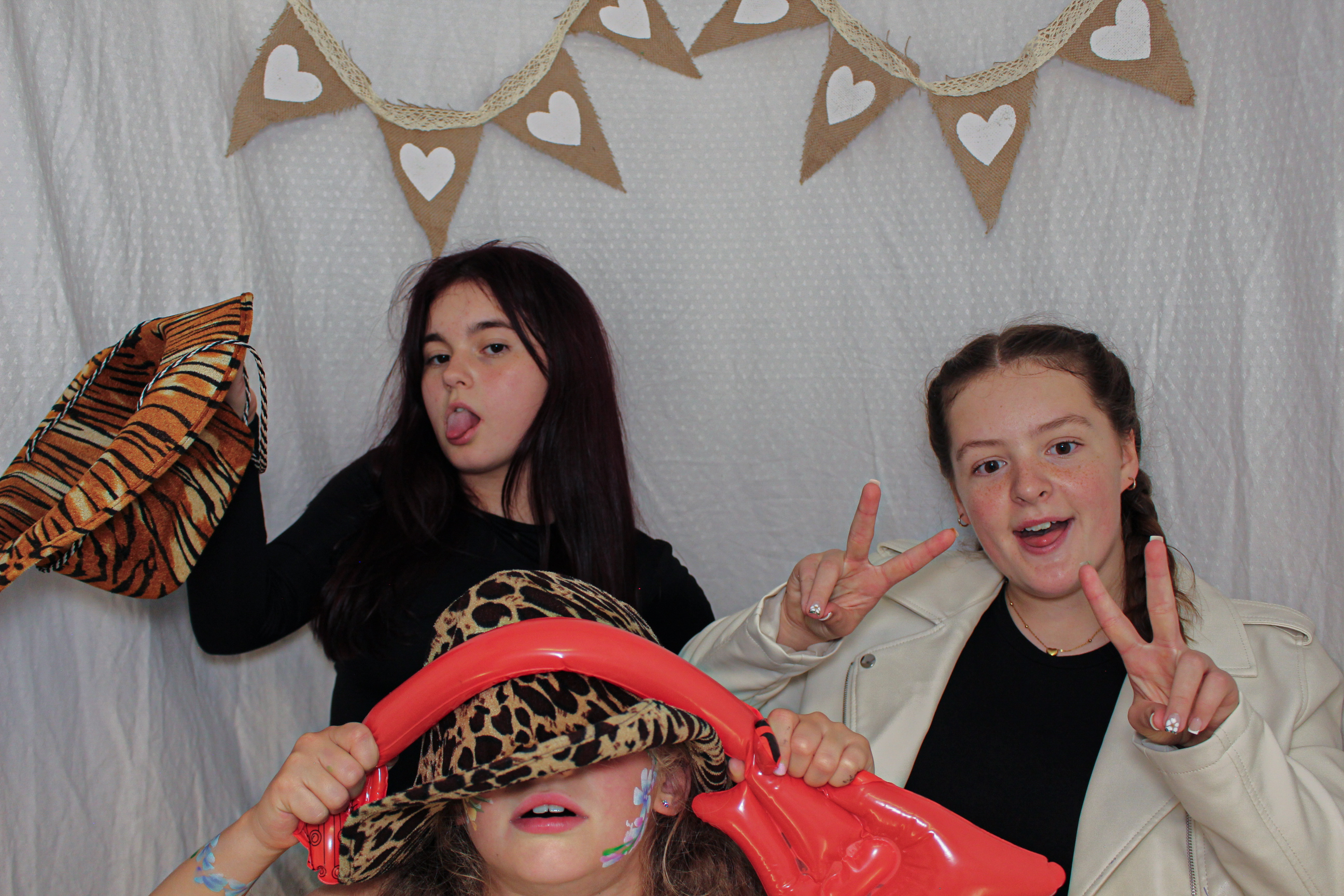 Ashleigh & Luke's Wedding Party | View more photos from the event at gallery.capturecube.co.uk/u/Capture-Cube/Ashleigh-Lukes-Wedding-Party