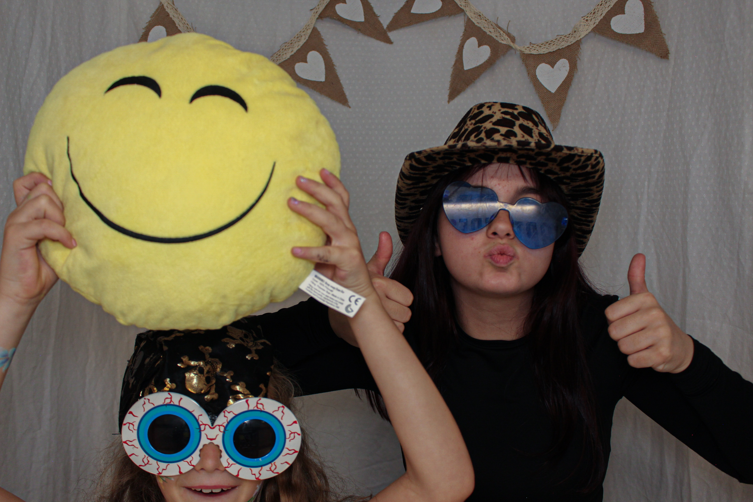 Ashleigh & Luke's Wedding Party | View more photos from the event at gallery.capturecube.co.uk/u/Capture-Cube/Ashleigh-Lukes-Wedding-Party