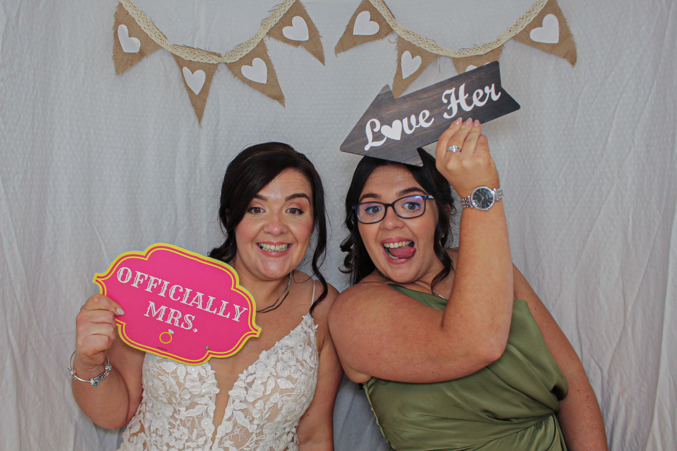 Deárbhla & Michael's Wedding | View more photos from the event at gallery.capturecube.co.uk/u/Capture-Cube/Deárbhla-Michaels-Wedding