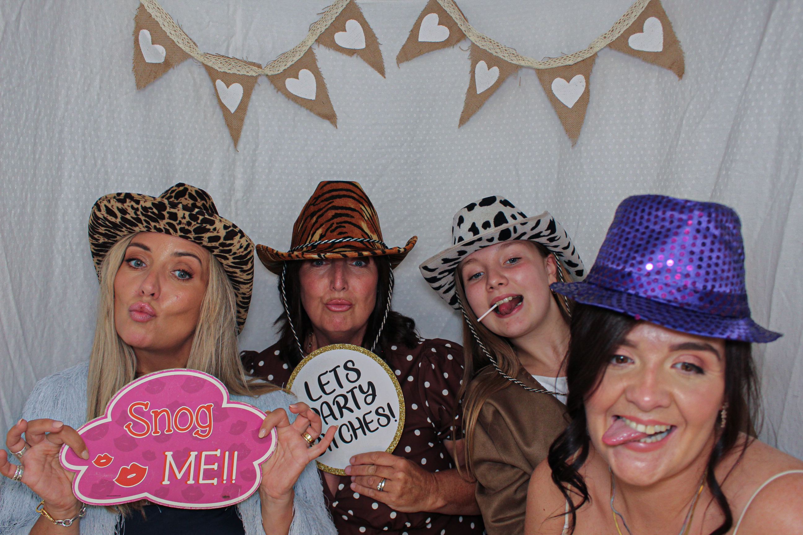 Deárbhla & Michael's Wedding | View more photos from the event at gallery.capturecube.co.uk/u/Capture-Cube/Deárbhla-Michaels-Wedding