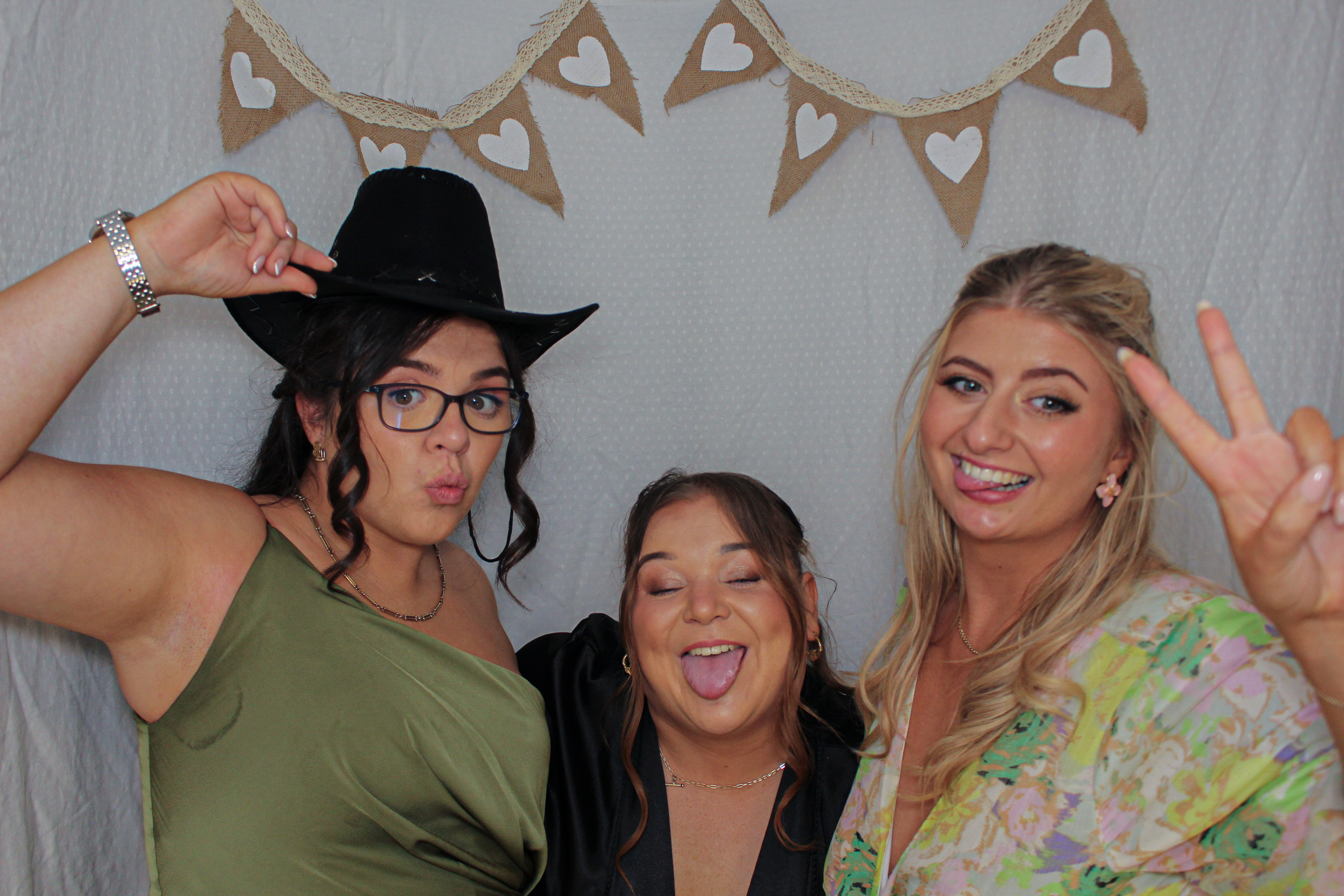 Deárbhla & Michael's Wedding | View more photos from the event at gallery.capturecube.co.uk/u/Capture-Cube/Deárbhla-Michaels-Wedding