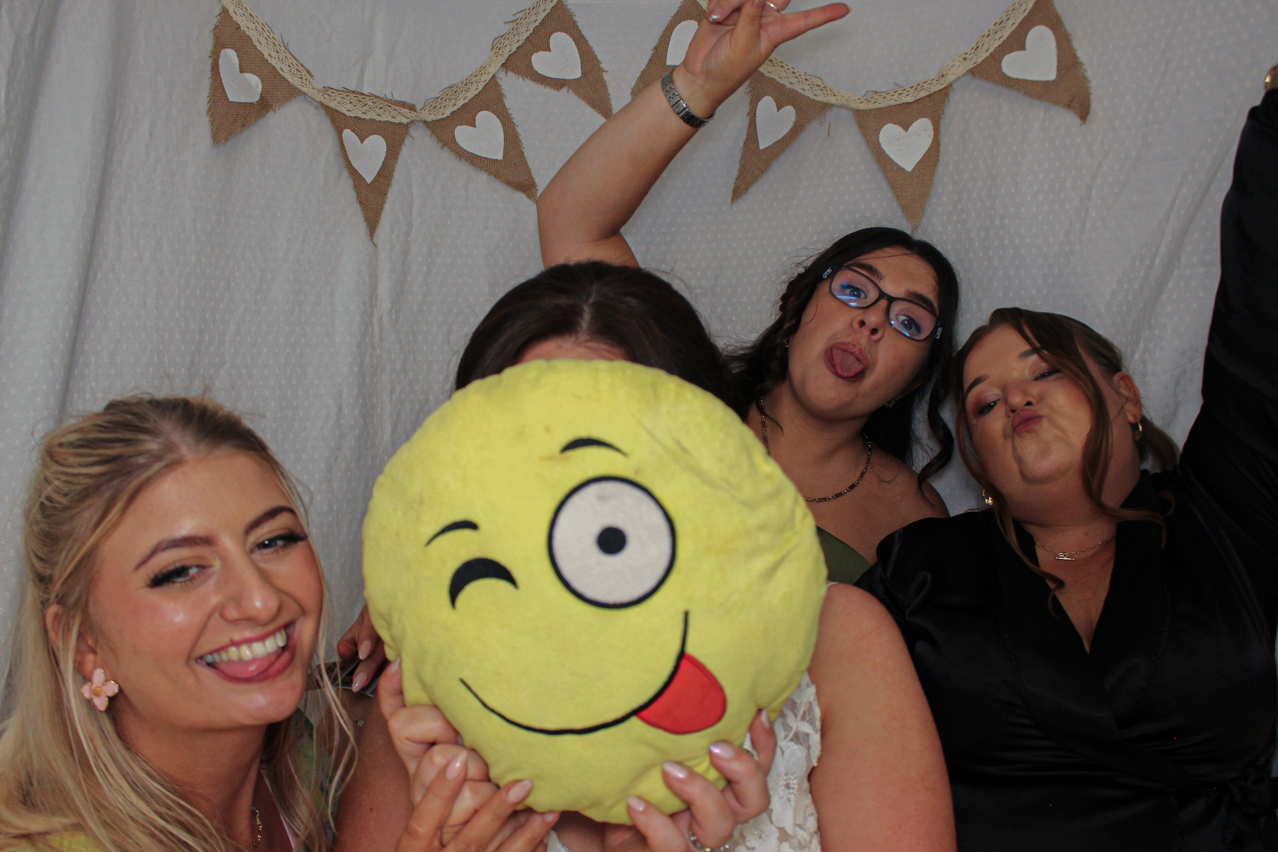 Deárbhla & Michael's Wedding | View more photos from the event at gallery.capturecube.co.uk/u/Capture-Cube/Deárbhla-Michaels-Wedding