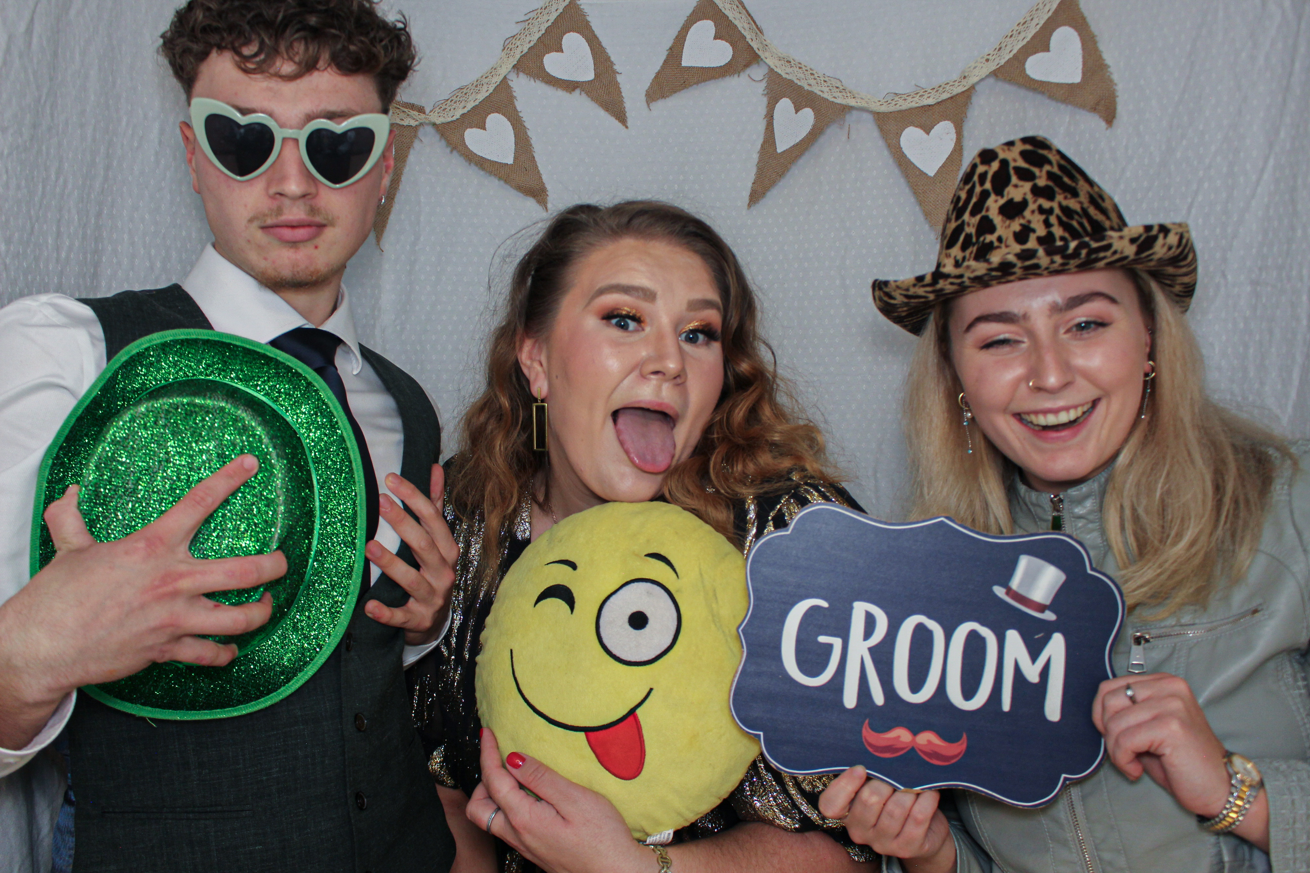 Deárbhla & Michael's Wedding | View more photos from the event at gallery.capturecube.co.uk/u/Capture-Cube/Deárbhla-Michaels-Wedding