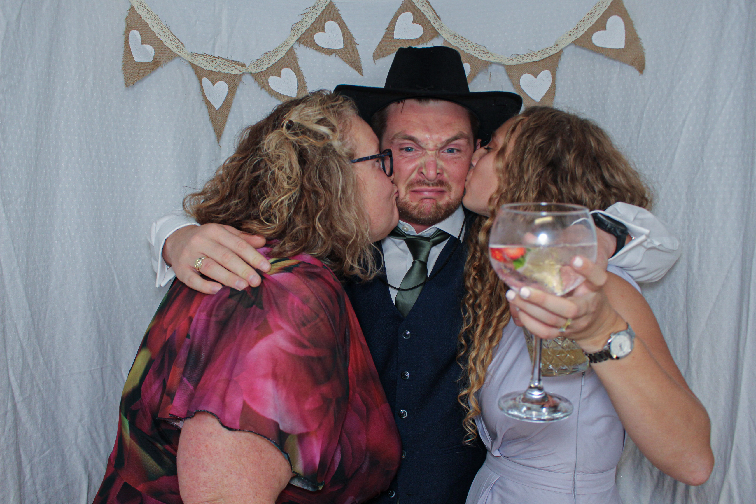 Deárbhla & Michael's Wedding | View more photos from the event at gallery.capturecube.co.uk/u/Capture-Cube/Deárbhla-Michaels-Wedding