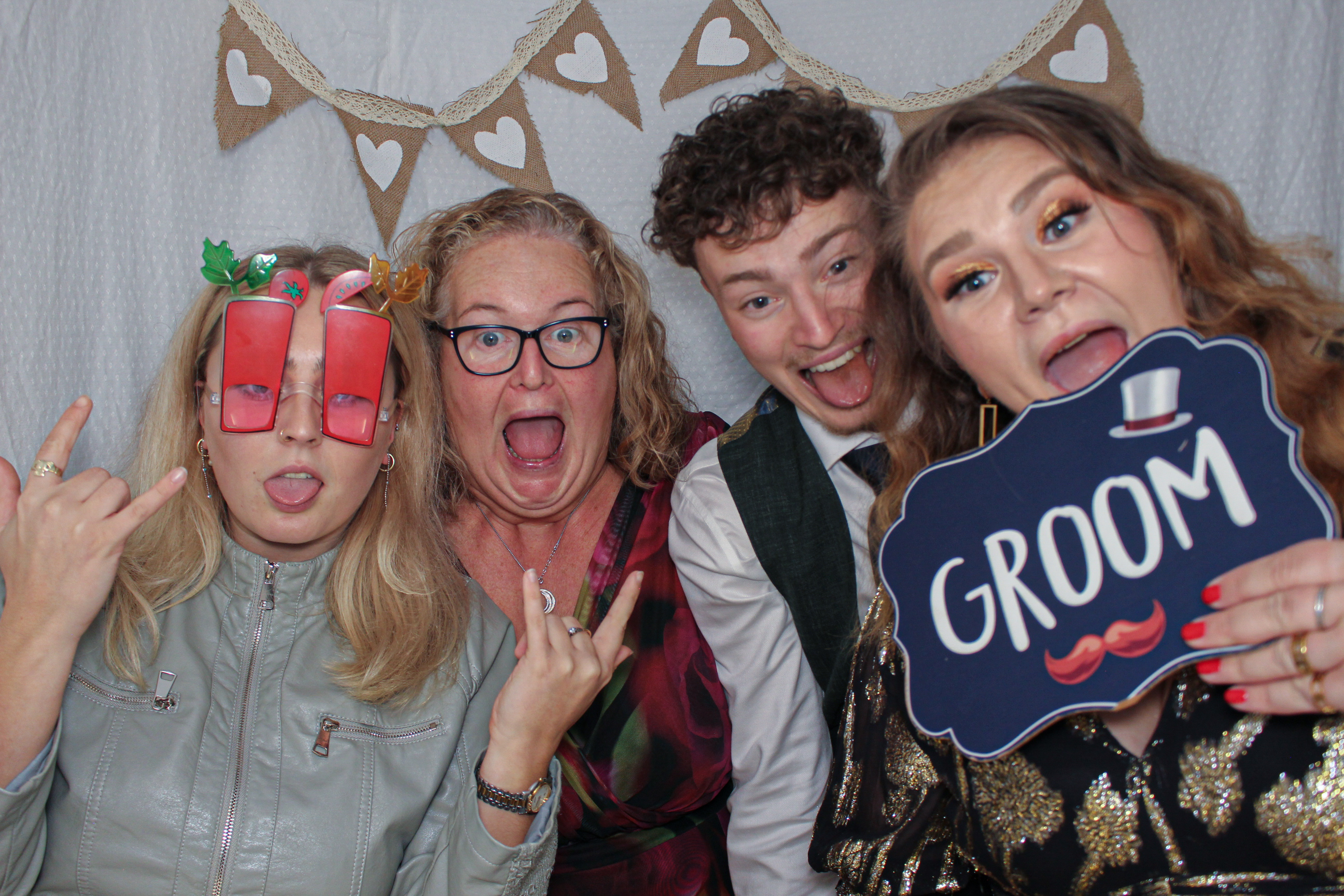 Deárbhla & Michael's Wedding | View more photos from the event at gallery.capturecube.co.uk/u/Capture-Cube/Deárbhla-Michaels-Wedding