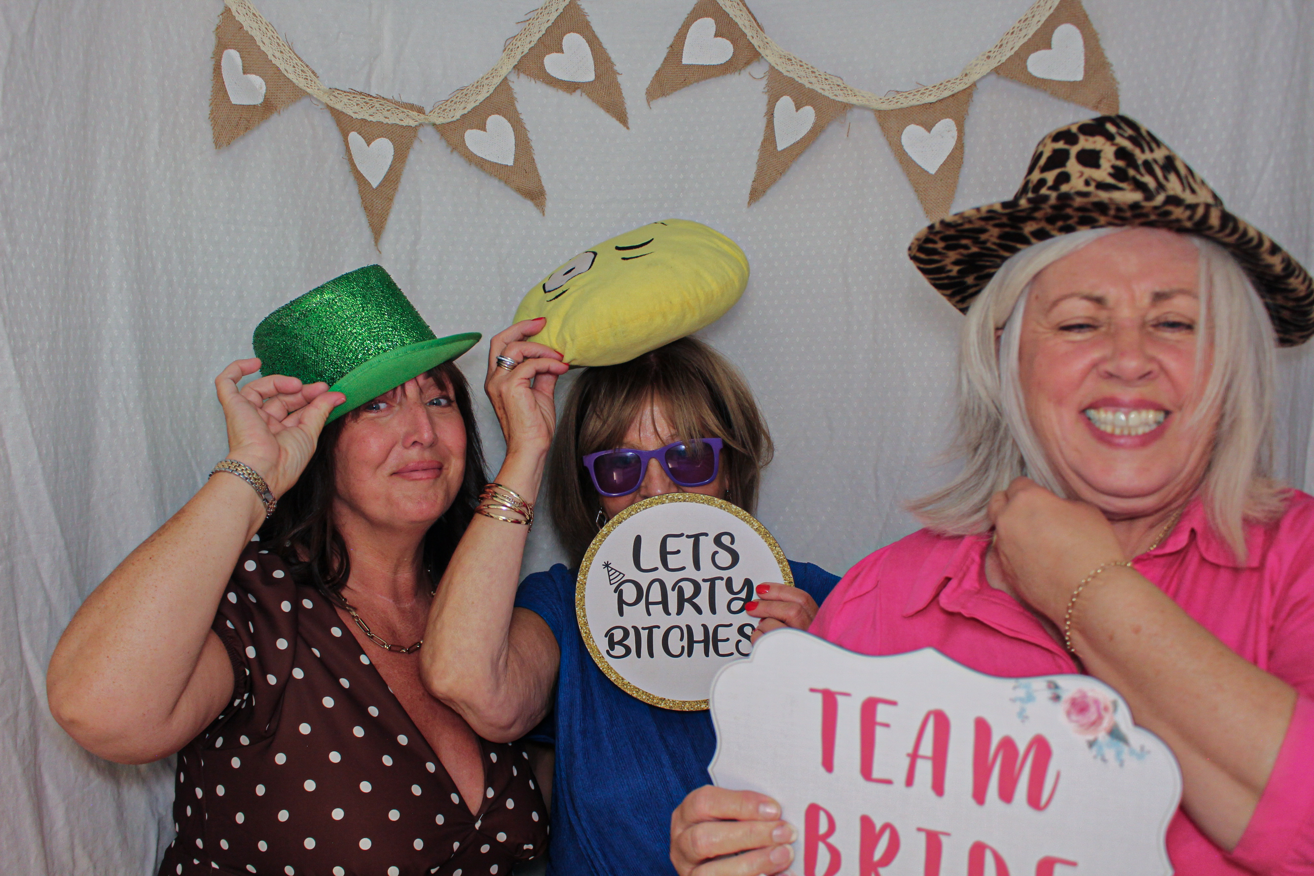 Deárbhla & Michael's Wedding | View more photos from the event at gallery.capturecube.co.uk/u/Capture-Cube/Deárbhla-Michaels-Wedding