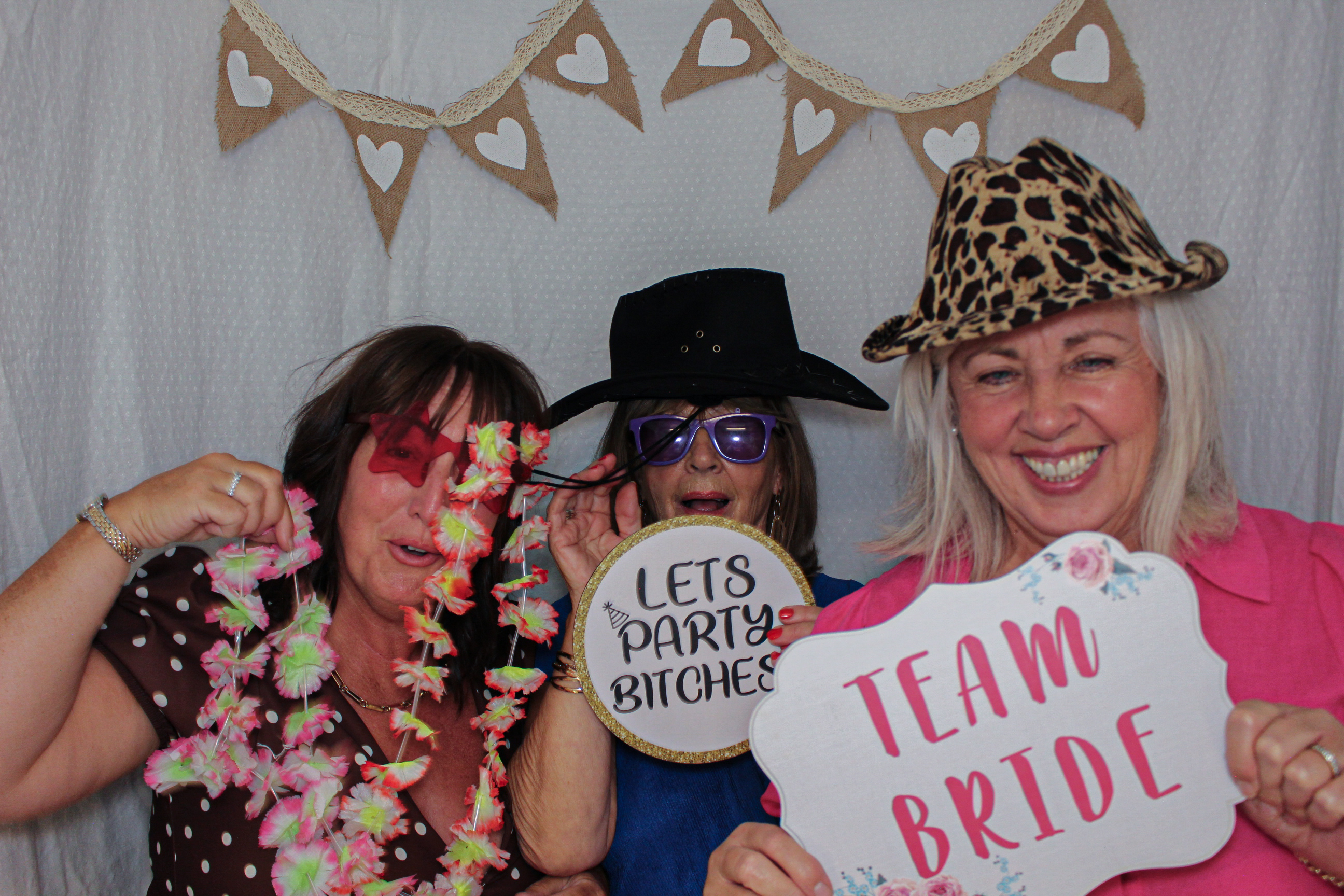 Deárbhla & Michael's Wedding | View more photos from the event at gallery.capturecube.co.uk/u/Capture-Cube/Deárbhla-Michaels-Wedding