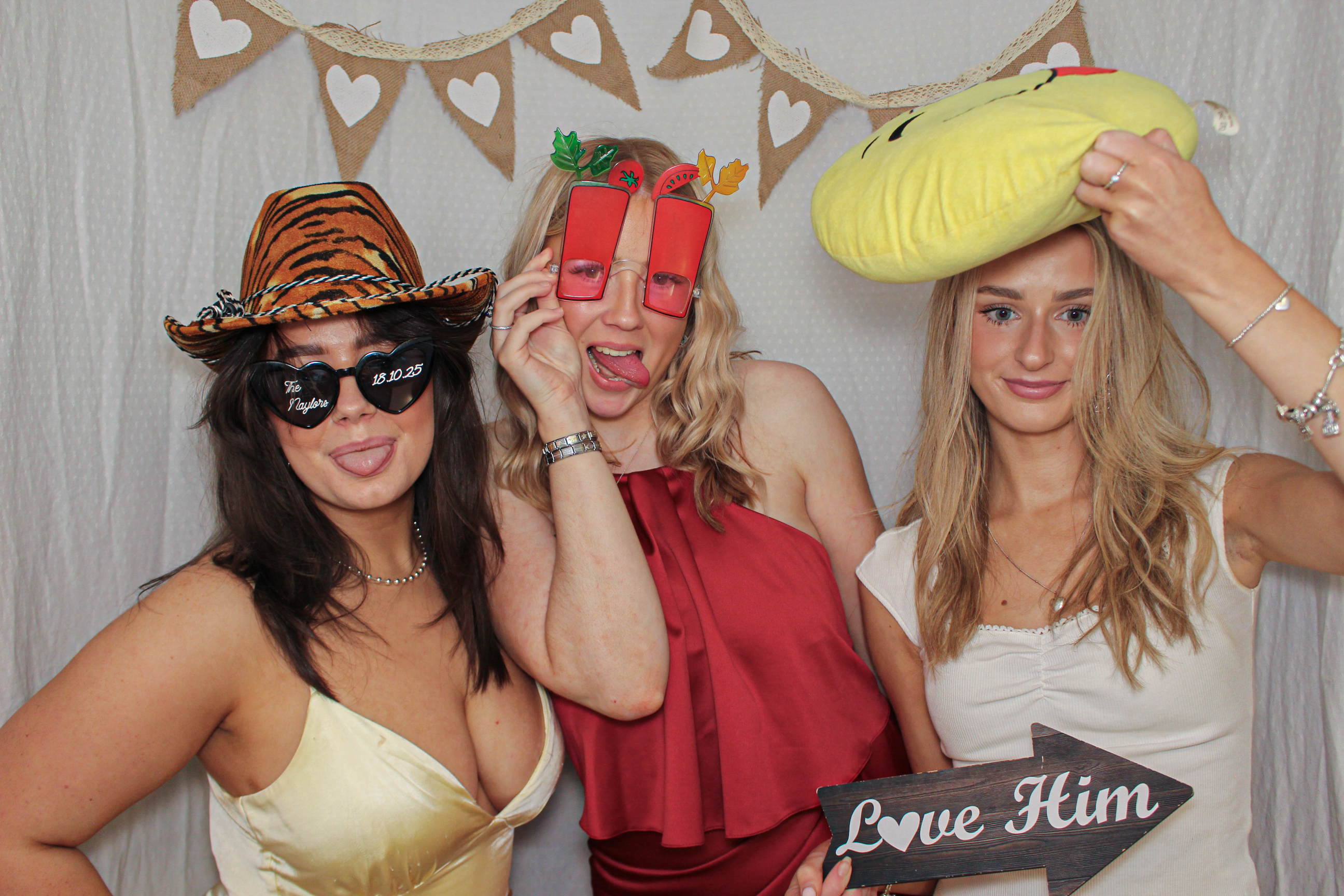 Sarah & Mark's Wedding | View more photos from the event at gallery.capturecube.co.uk/u/Capture-Cube/Sarah-Marks-Wedding