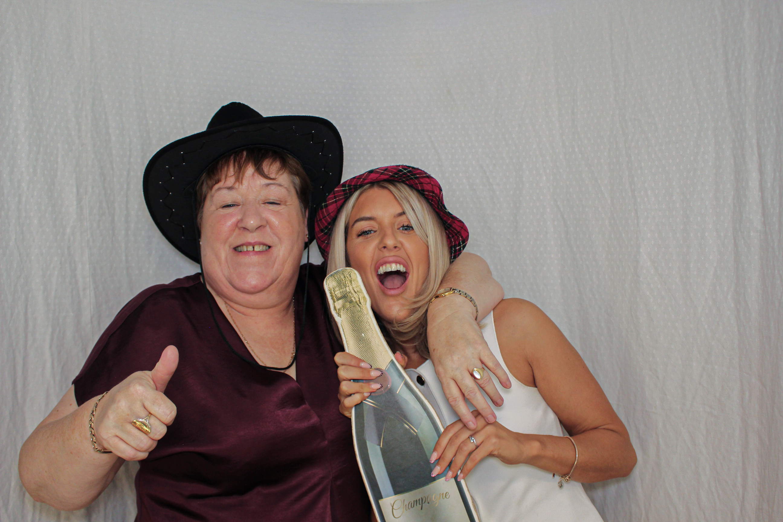 Toni & Jessica's Birthday Party | View more photos from the event at gallery.capturecube.co.uk/u/Capture-Cube/Toni-Jessicas-Birthday-Party