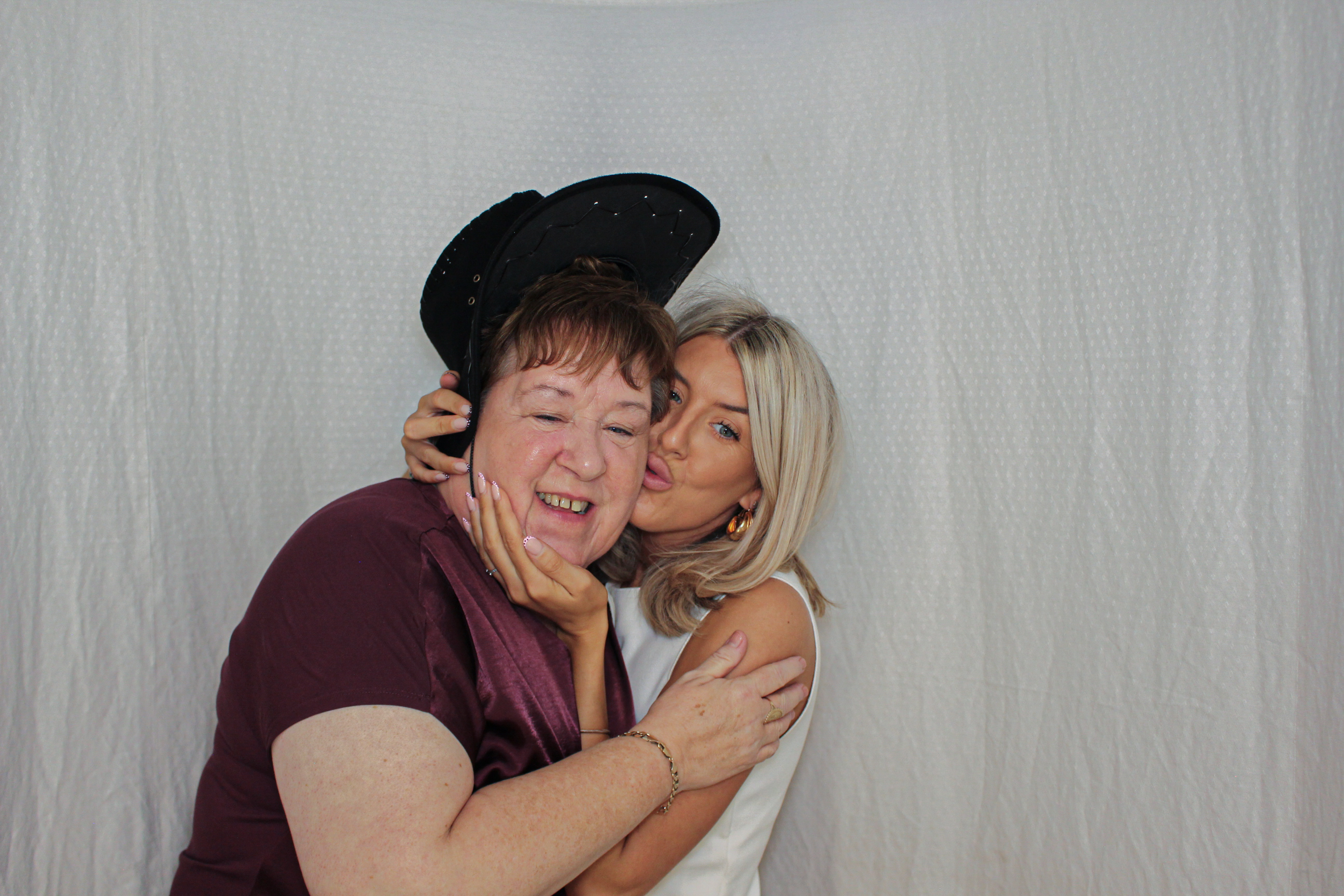 Toni & Jessica's Birthday Party | View more photos from the event at gallery.capturecube.co.uk/u/Capture-Cube/Toni-Jessicas-Birthday-Party