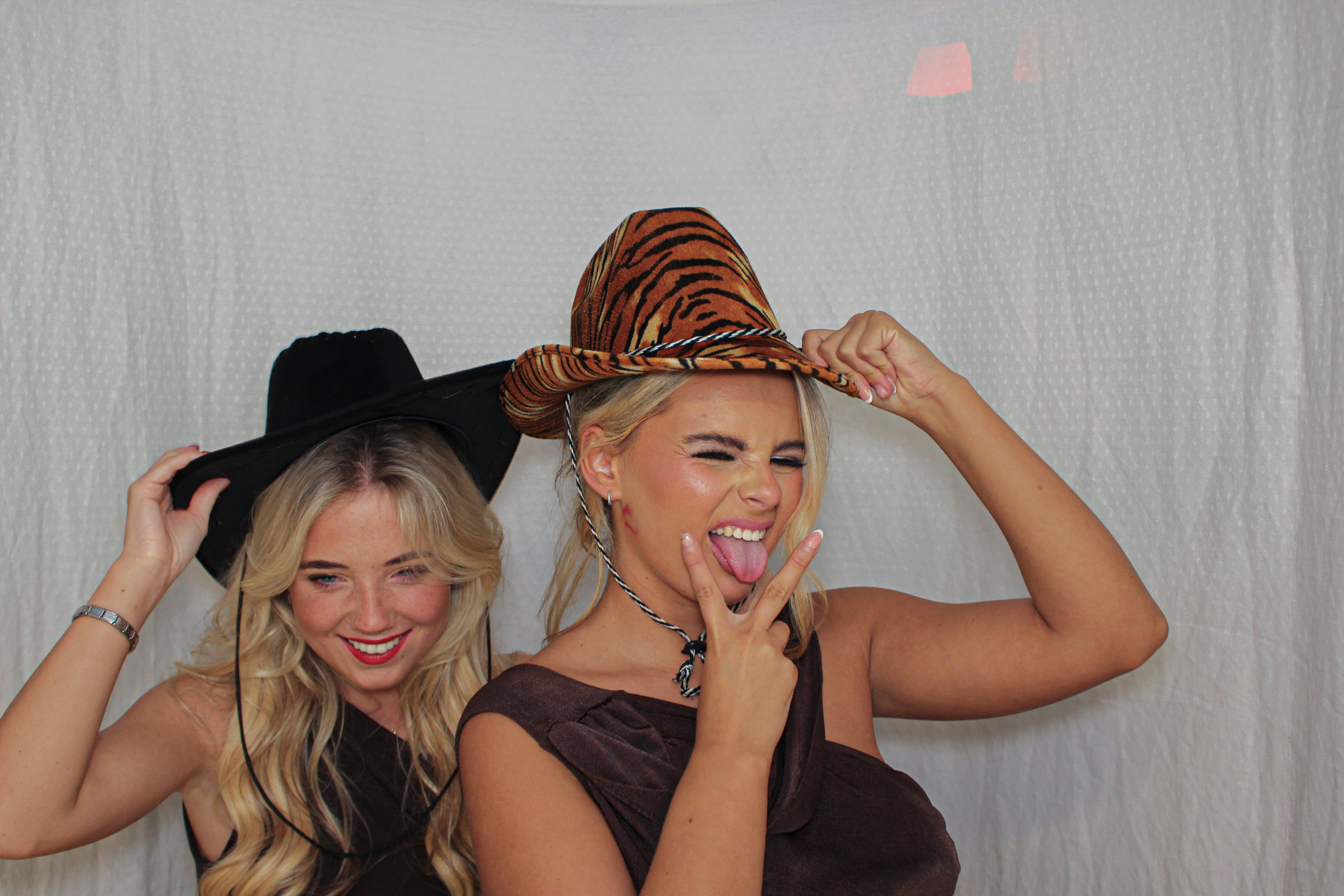 Toni & Jessica's Birthday Party | View more photos from the event at gallery.capturecube.co.uk/u/Capture-Cube/Toni-Jessicas-Birthday-Party