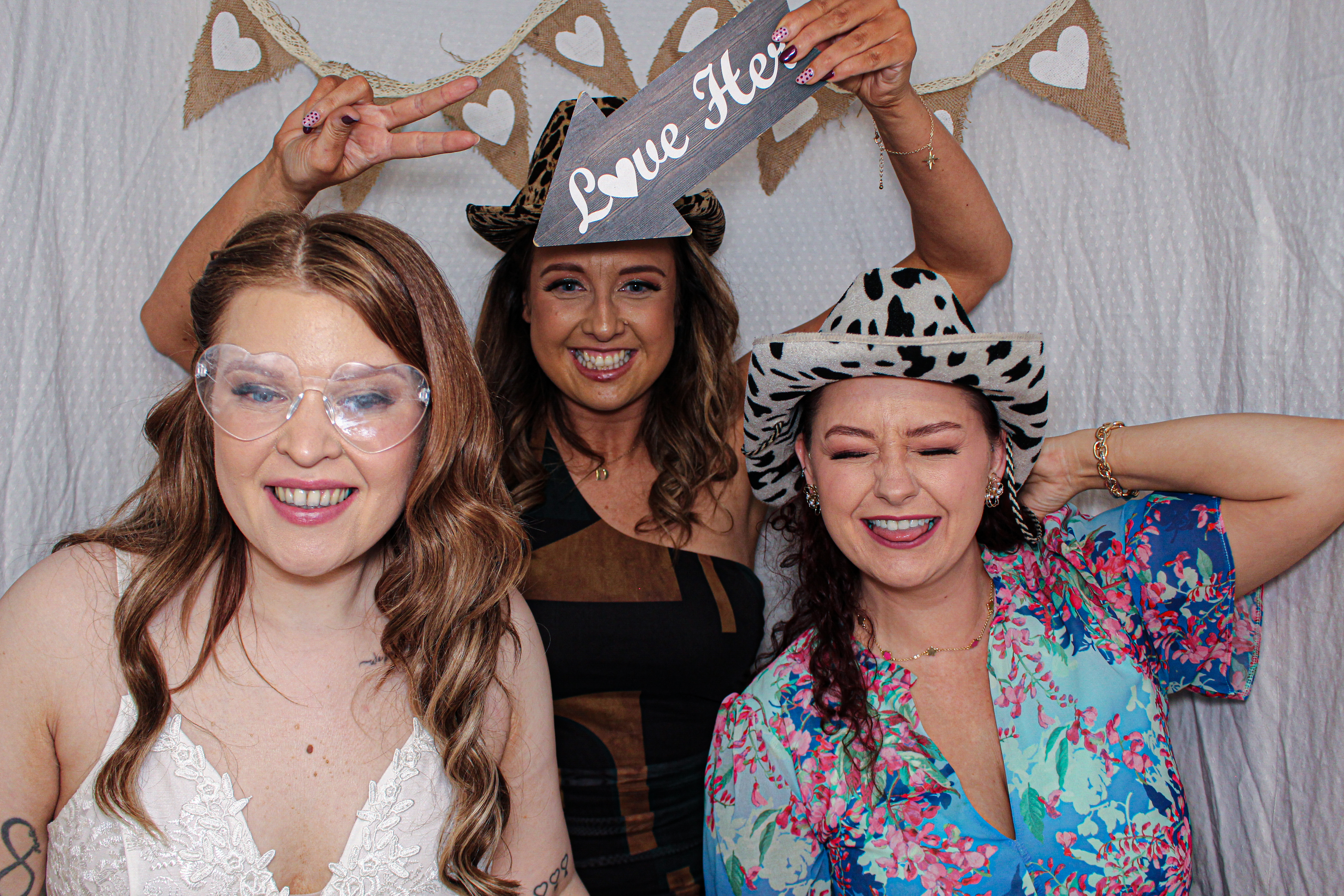 Bethany & Darren's Wedding | View more photos from the event at gallery.capturecube.co.uk/u/Capture-Cube/Bethany-Darrens-Wedding