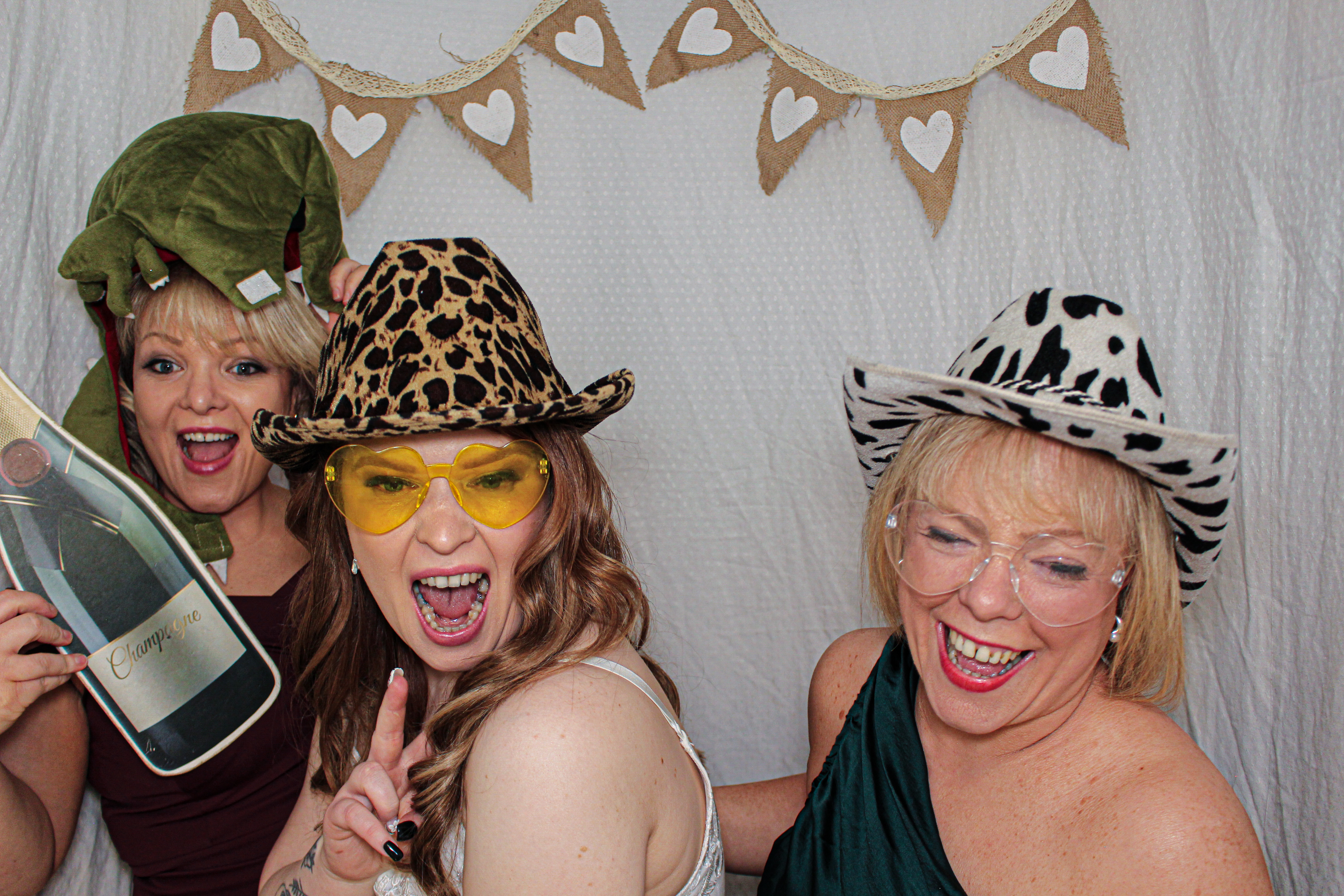 Bethany & Darren's Wedding | View more photos from the event at gallery.capturecube.co.uk/u/Capture-Cube/Bethany-Darrens-Wedding