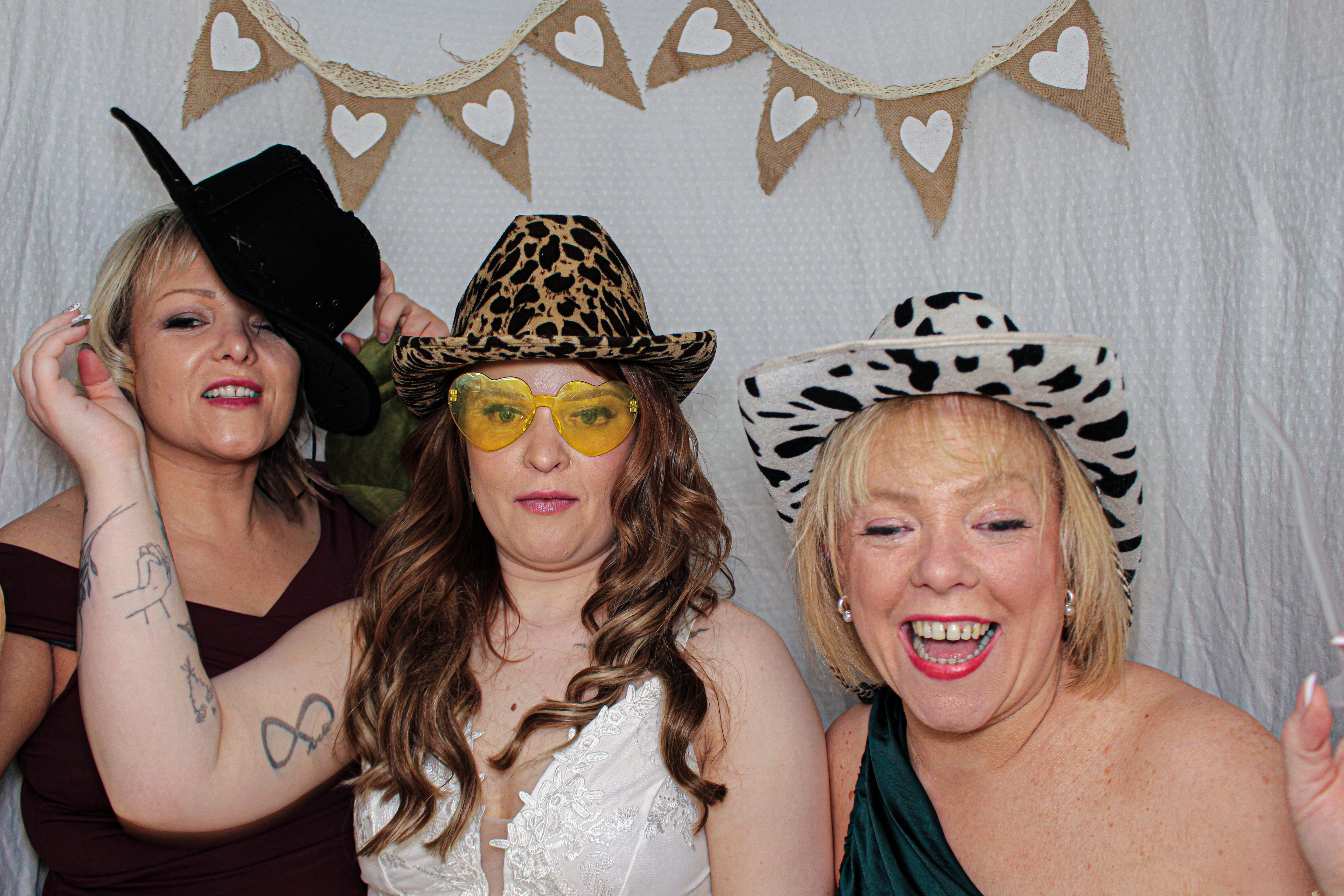 Bethany & Darren's Wedding | View more photos from the event at gallery.capturecube.co.uk/u/Capture-Cube/Bethany-Darrens-Wedding