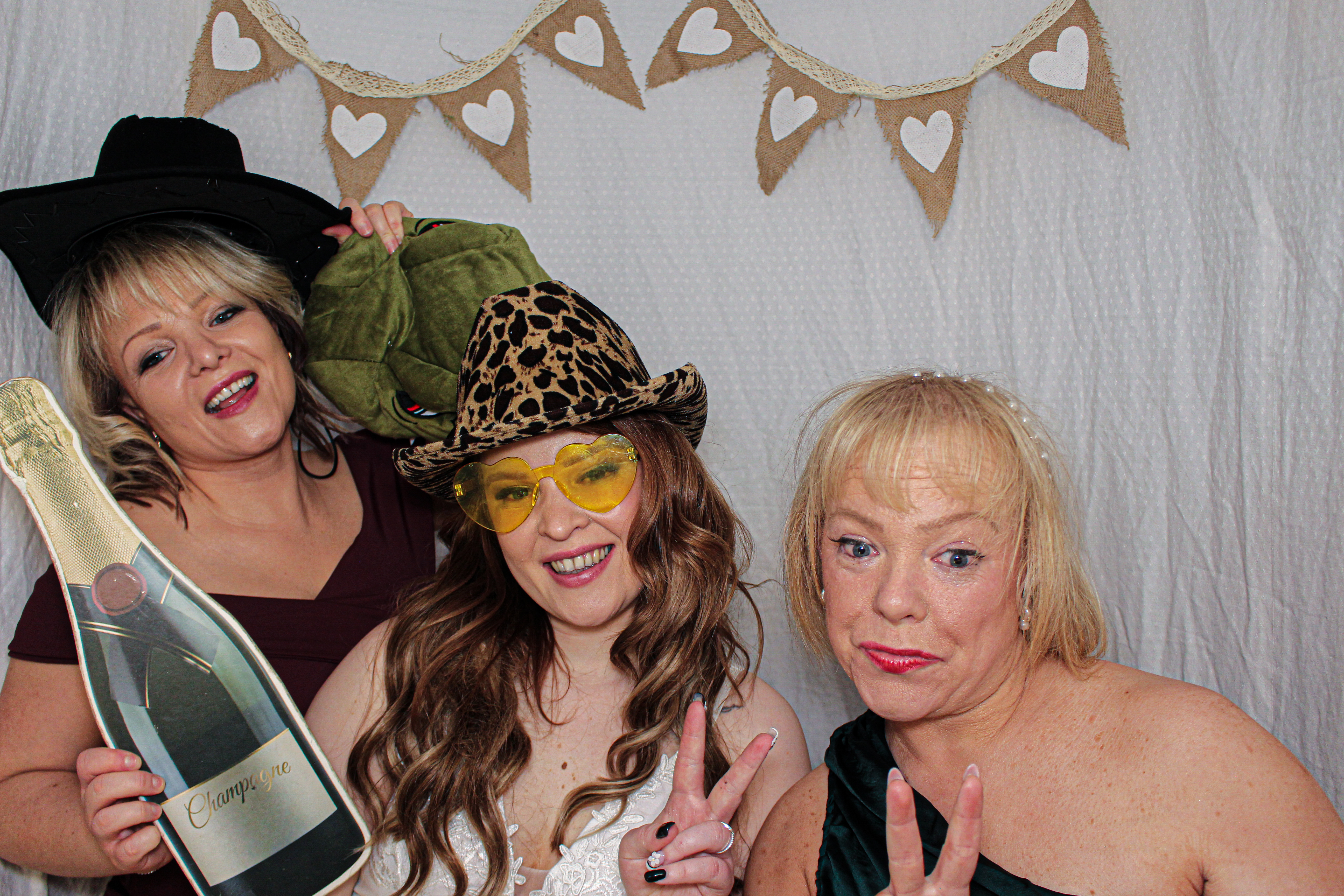 Bethany & Darren's Wedding | View more photos from the event at gallery.capturecube.co.uk/u/Capture-Cube/Bethany-Darrens-Wedding