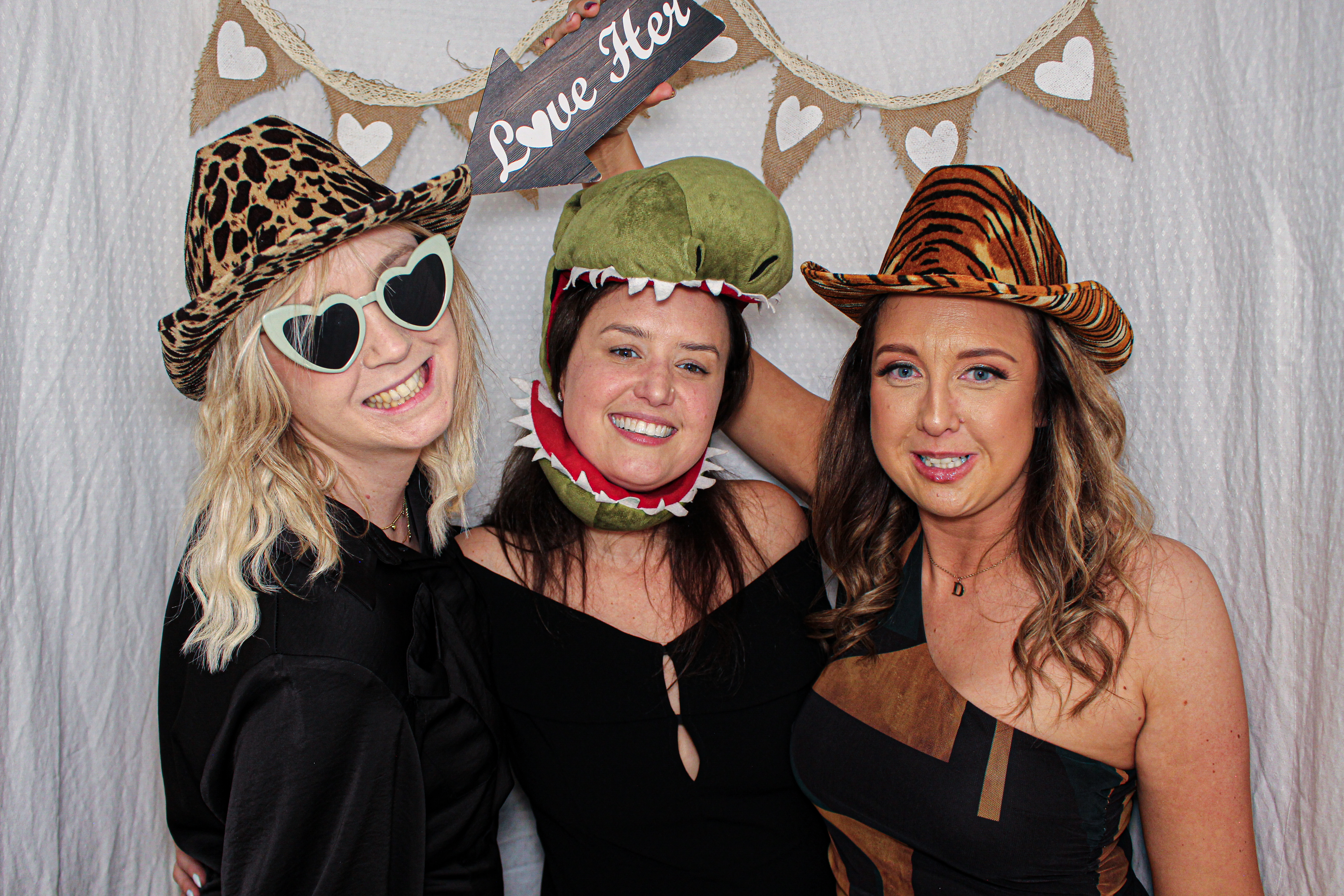 Bethany & Darren's Wedding | View more photos from the event at gallery.capturecube.co.uk/u/Capture-Cube/Bethany-Darrens-Wedding