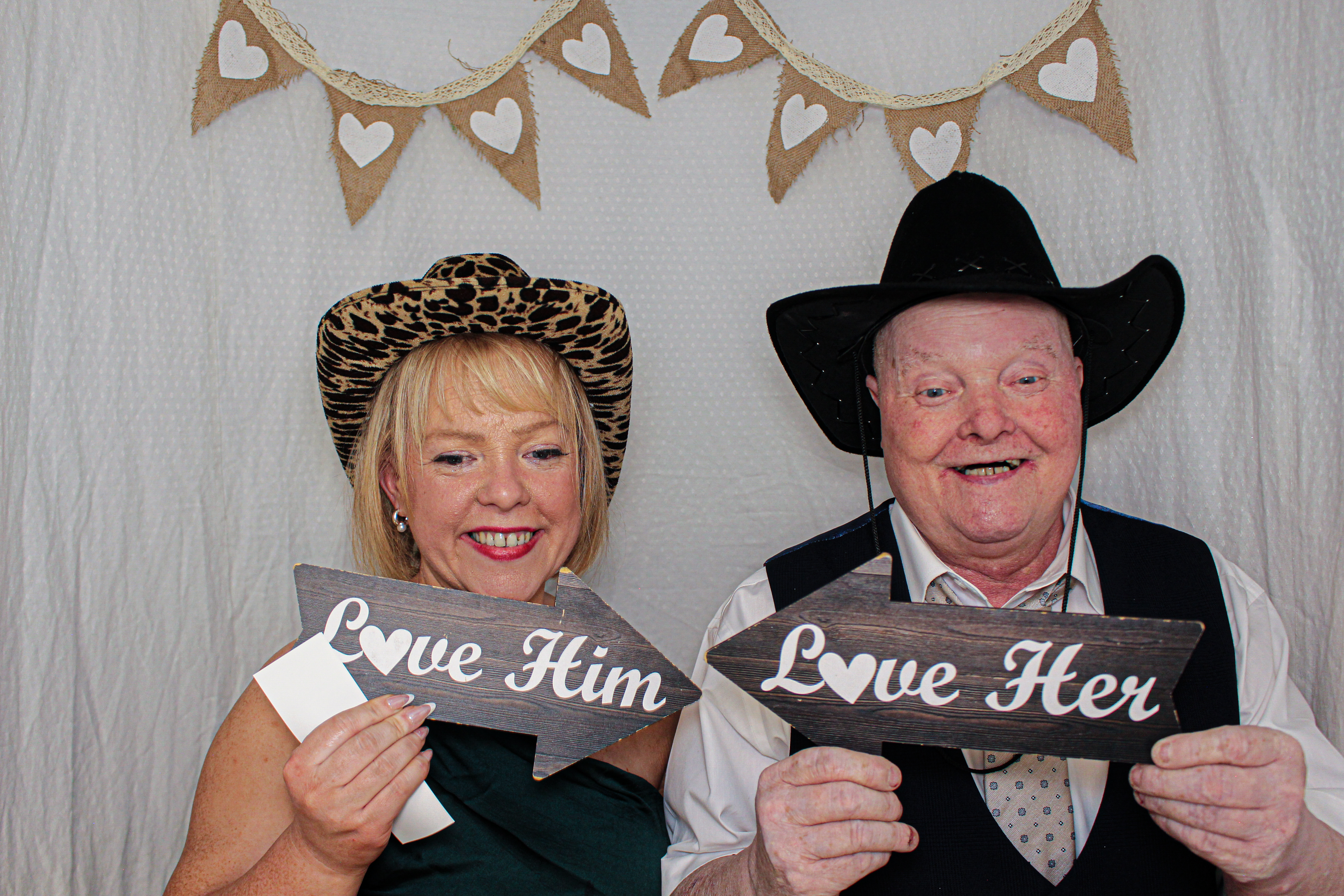 Bethany & Darren's Wedding | View more photos from the event at gallery.capturecube.co.uk/u/Capture-Cube/Bethany-Darrens-Wedding