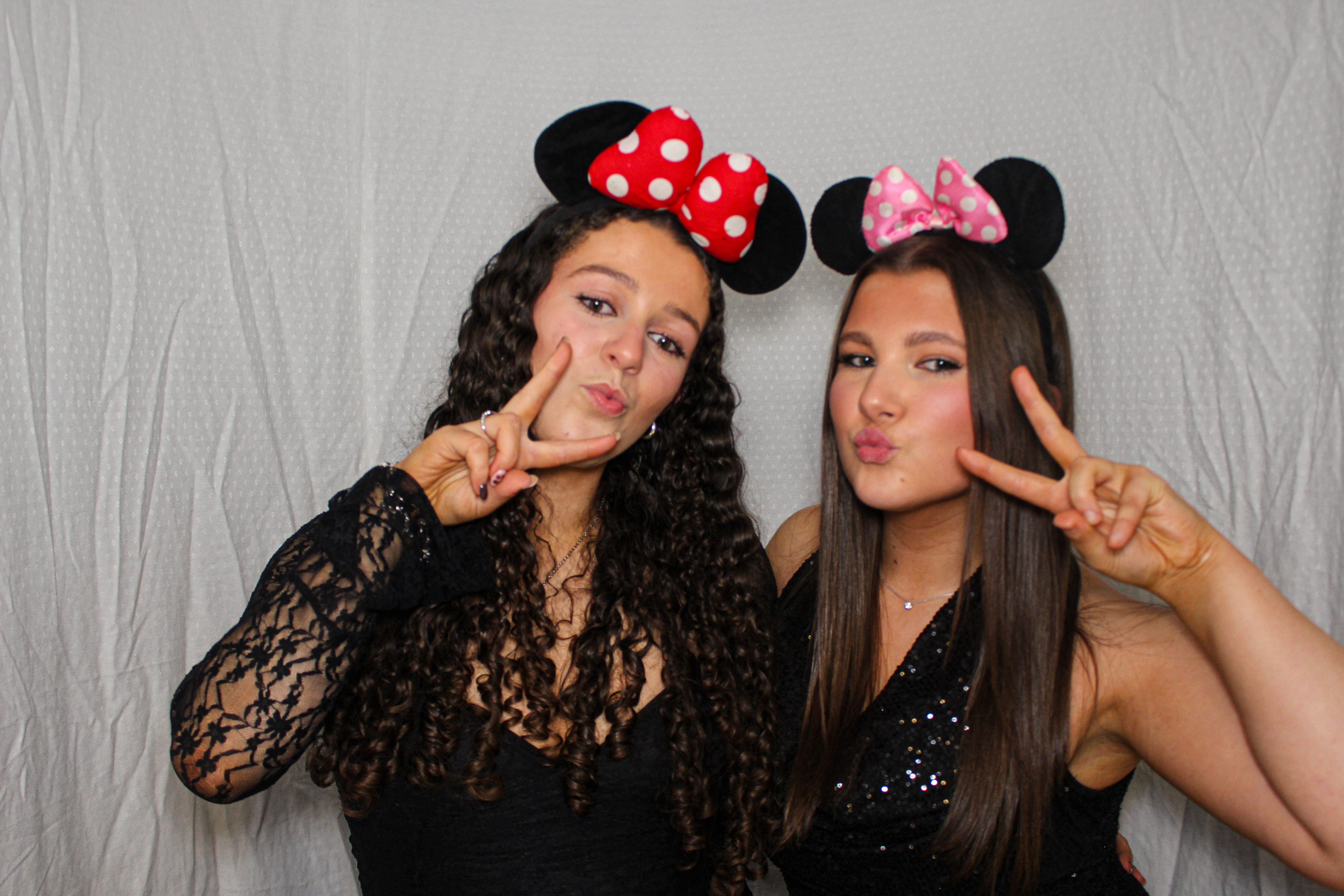 Hannah & Izzy's 18th Birthday Party | View more photos from the event at gallery.capturecube.co.uk/u/Capture-Cube/Hannah-Izzys-18th-Birthday-Party