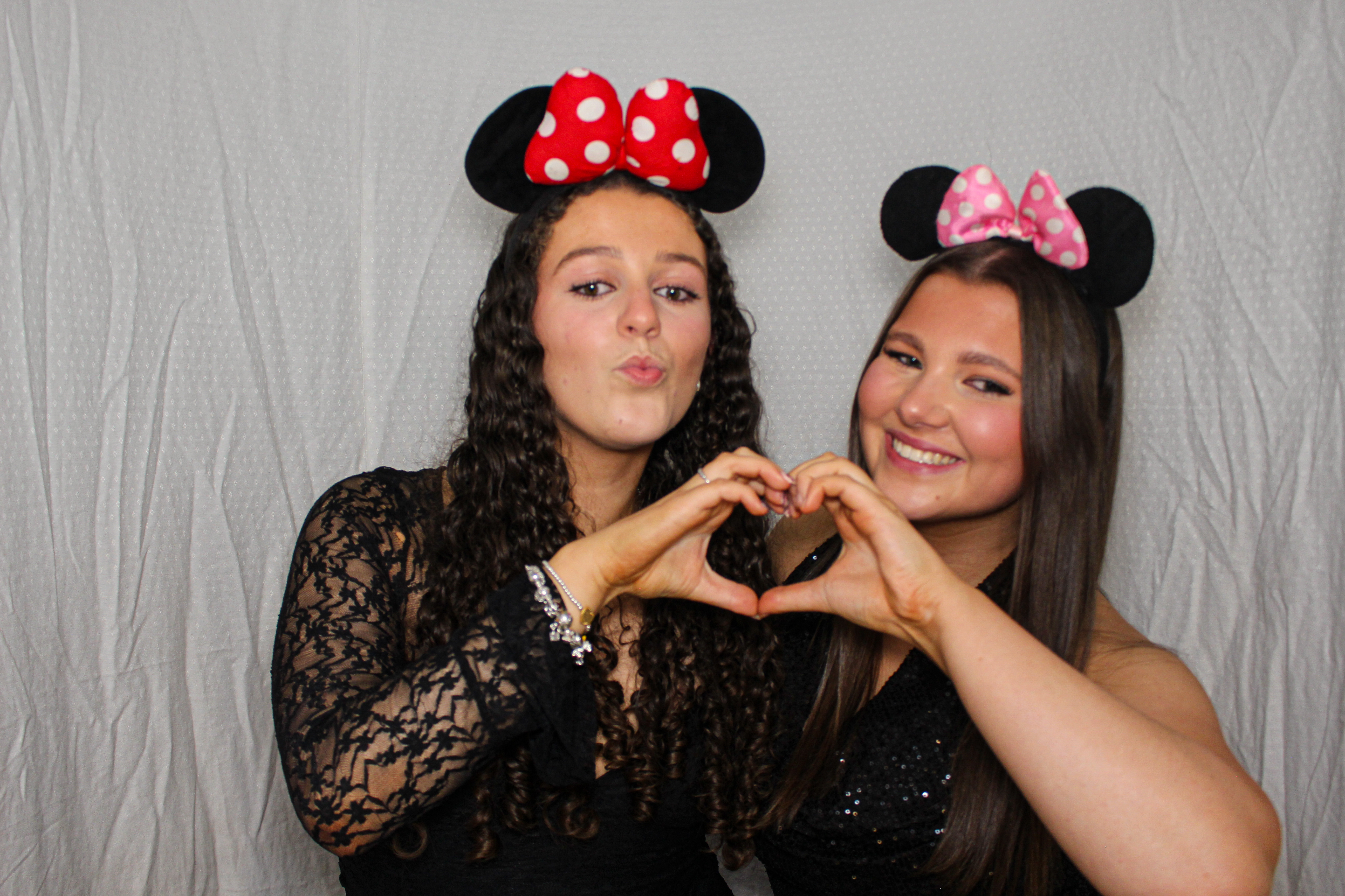 Hannah & Izzy's 18th Birthday Party | View more photos from the event at gallery.capturecube.co.uk/u/Capture-Cube/Hannah-Izzys-18th-Birthday-Party