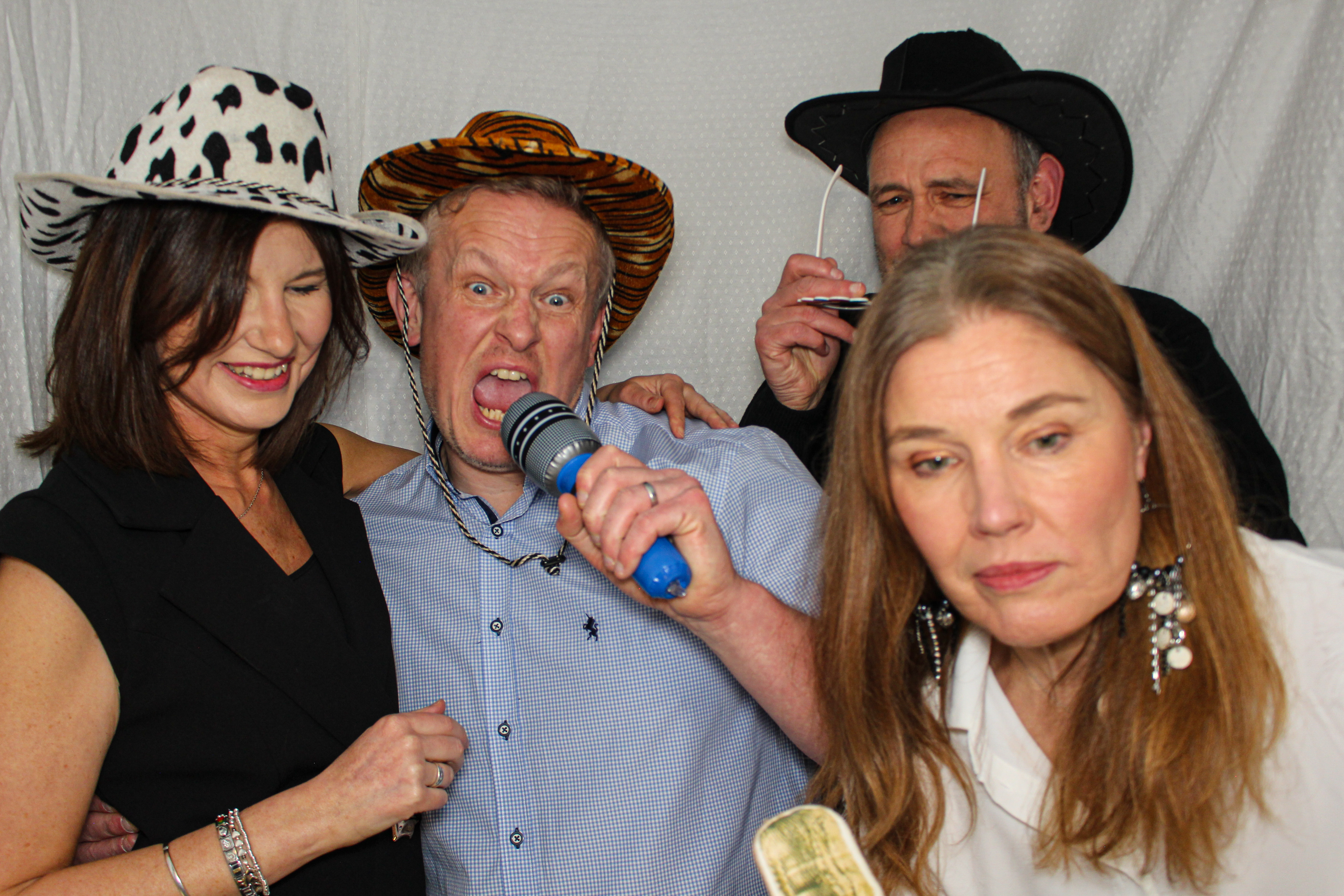 Hannah & Izzy's 18th Birthday Party | View more photos from the event at gallery.capturecube.co.uk/u/Capture-Cube/Hannah-Izzys-18th-Birthday-Party