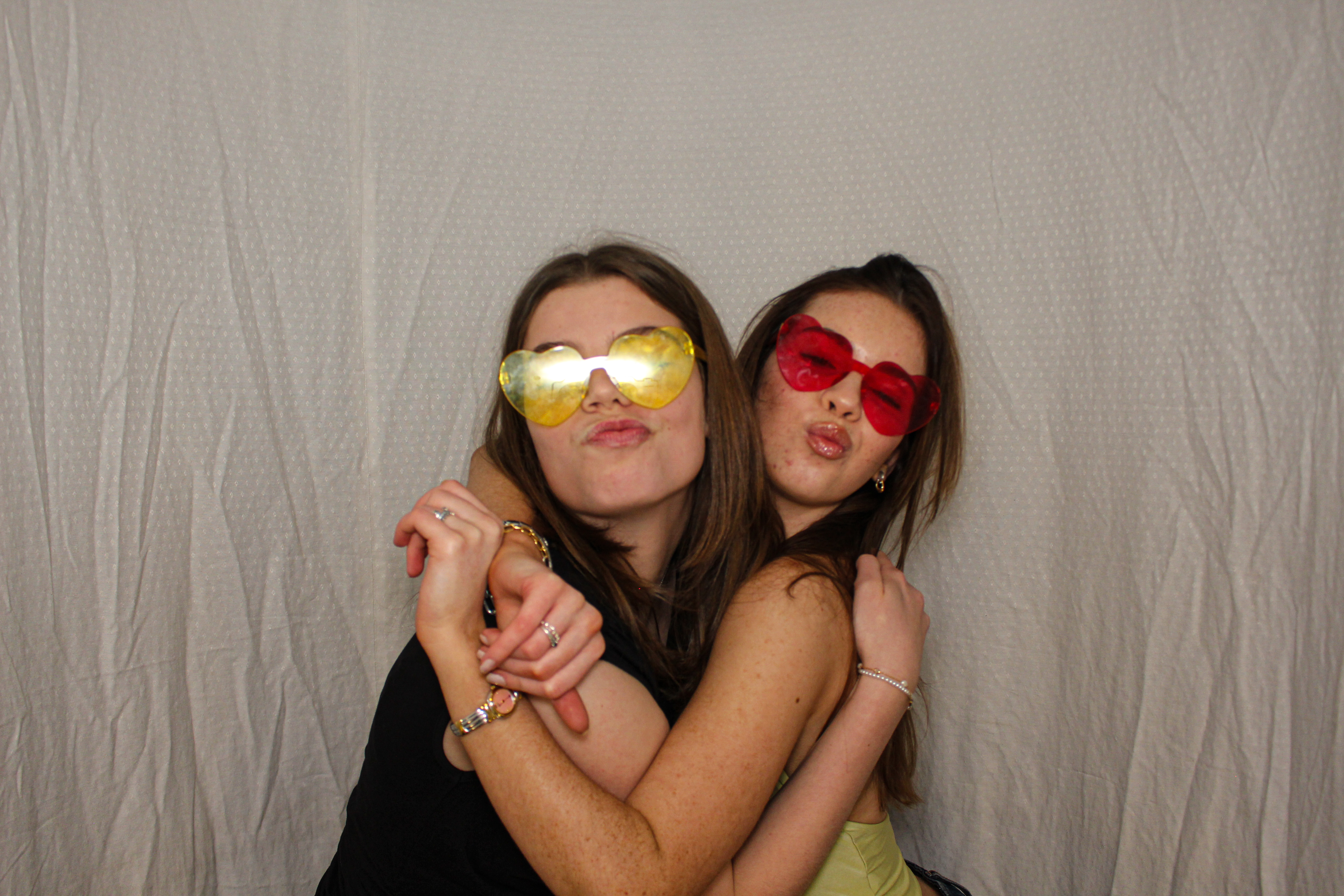 Hannah & Izzy's 18th Birthday Party | View more photos from the event at gallery.capturecube.co.uk/u/Capture-Cube/Hannah-Izzys-18th-Birthday-Party