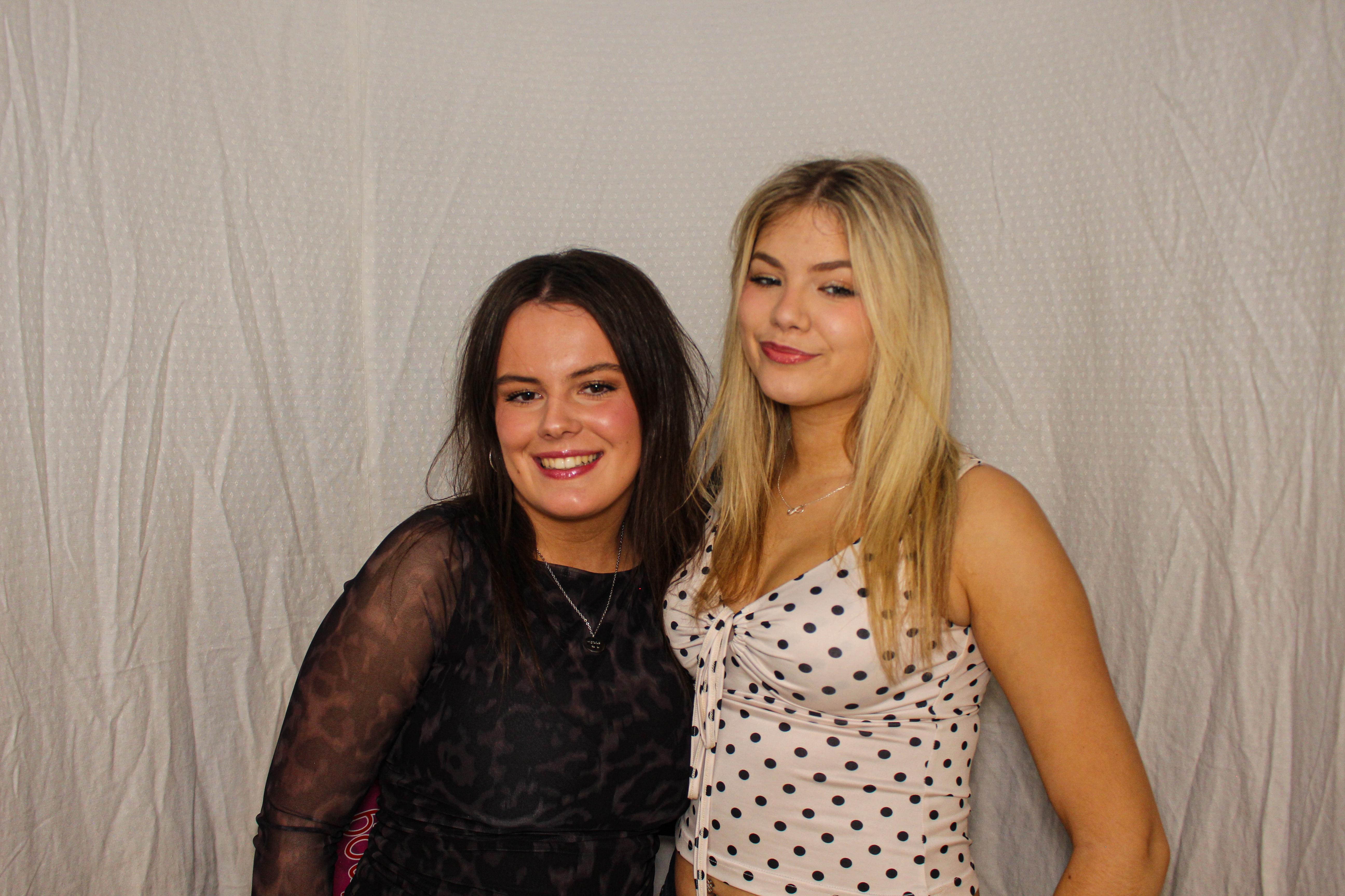 Hannah & Izzy's 18th Birthday Party | View more photos from the event at gallery.capturecube.co.uk/u/Capture-Cube/Hannah-Izzys-18th-Birthday-Party