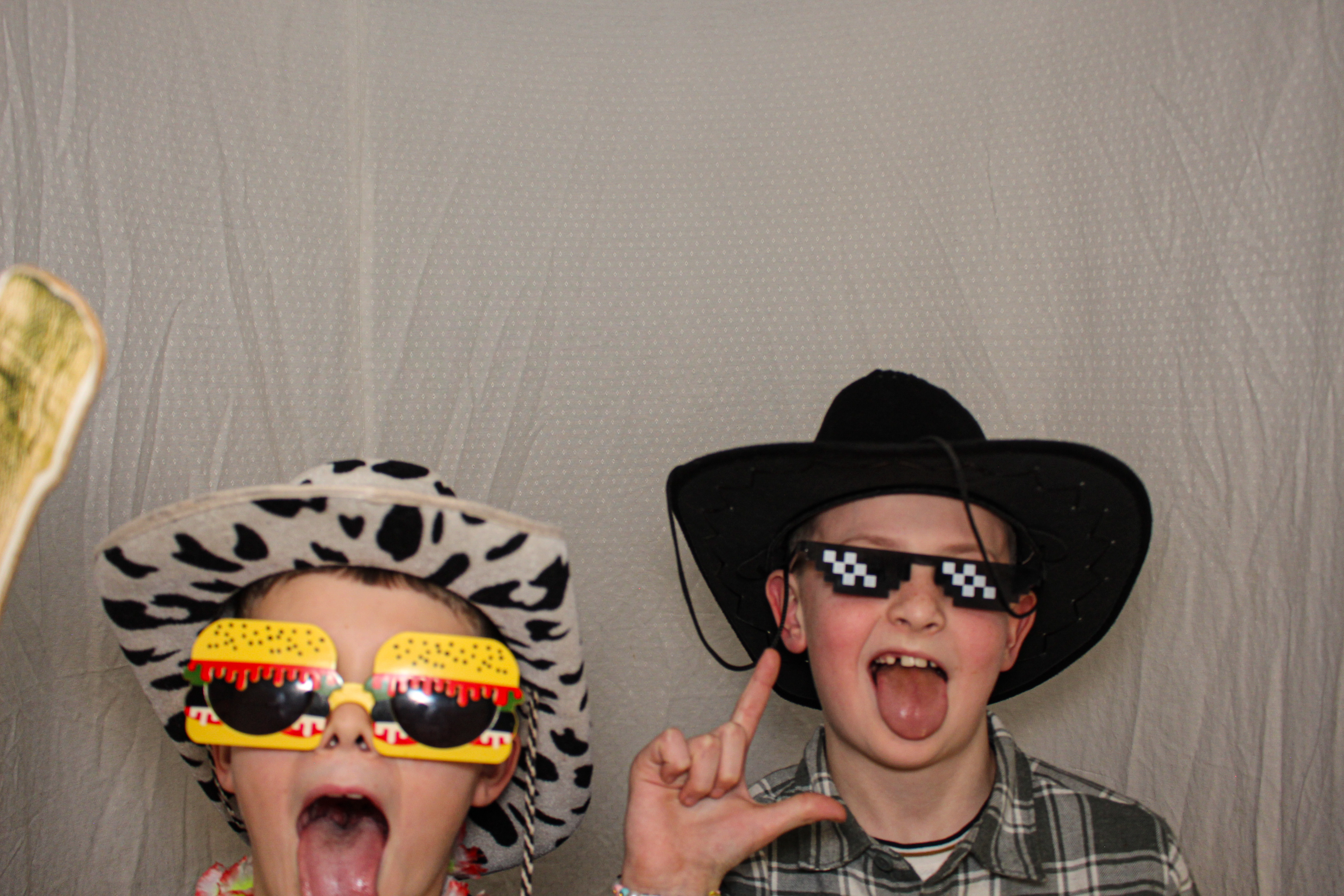 Hannah & Izzy's 18th Birthday Party | View more photos from the event at gallery.capturecube.co.uk/u/Capture-Cube/Hannah-Izzys-18th-Birthday-Party