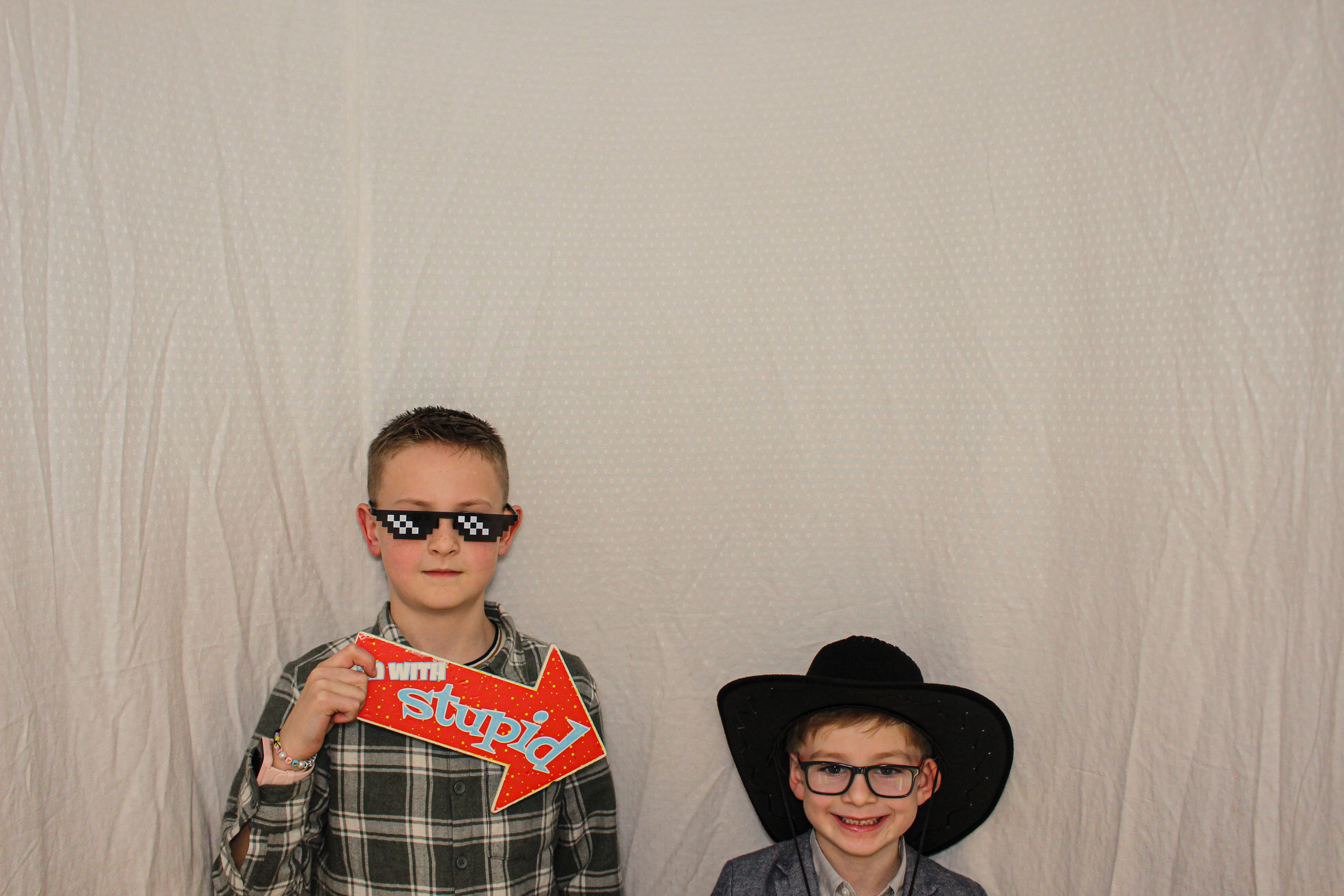 Hannah & Izzy's 18th Birthday Party | View more photos from the event at gallery.capturecube.co.uk/u/Capture-Cube/Hannah-Izzys-18th-Birthday-Party