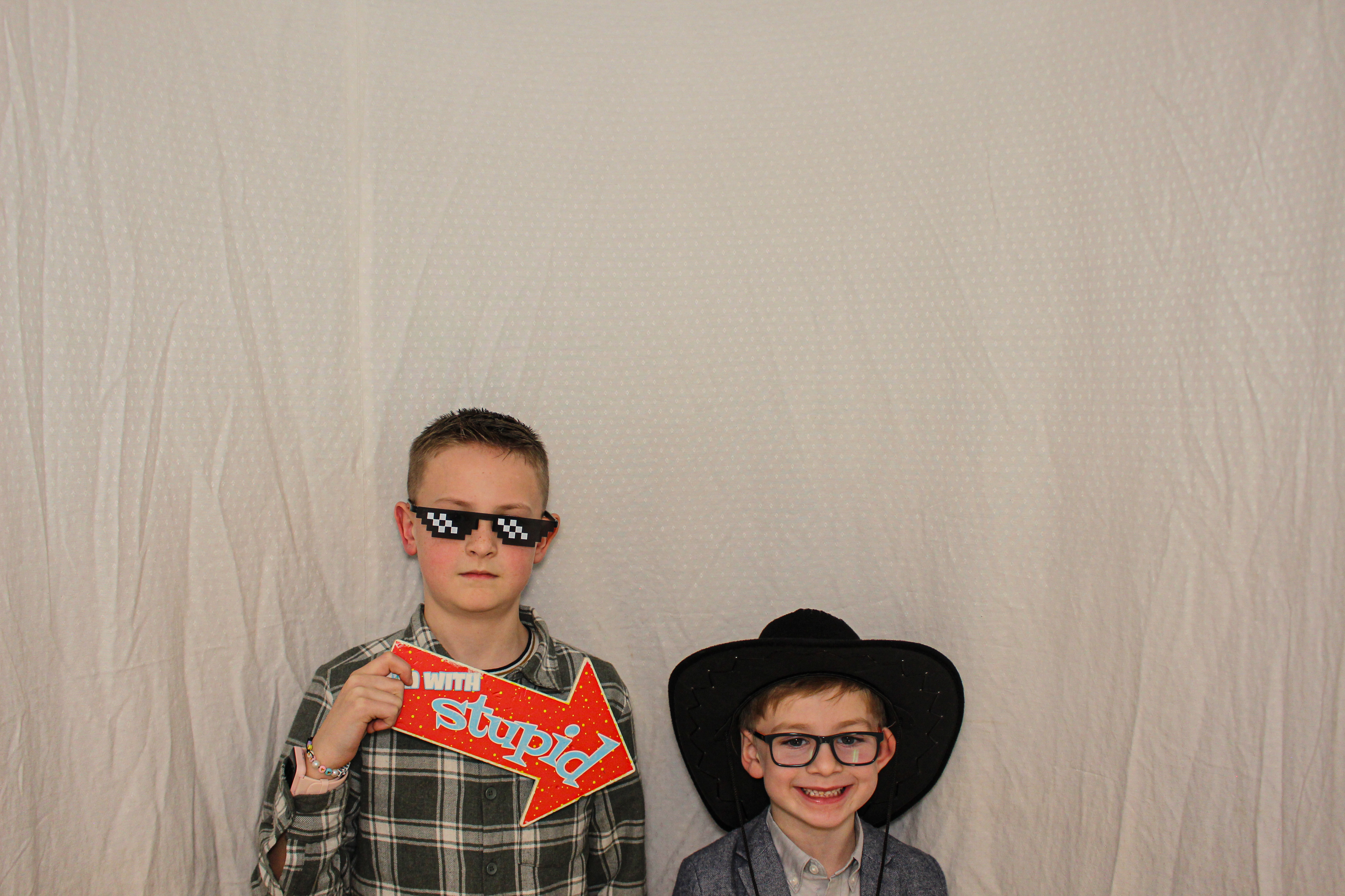 Hannah & Izzy's 18th Birthday Party | View more photos from the event at gallery.capturecube.co.uk/u/Capture-Cube/Hannah-Izzys-18th-Birthday-Party