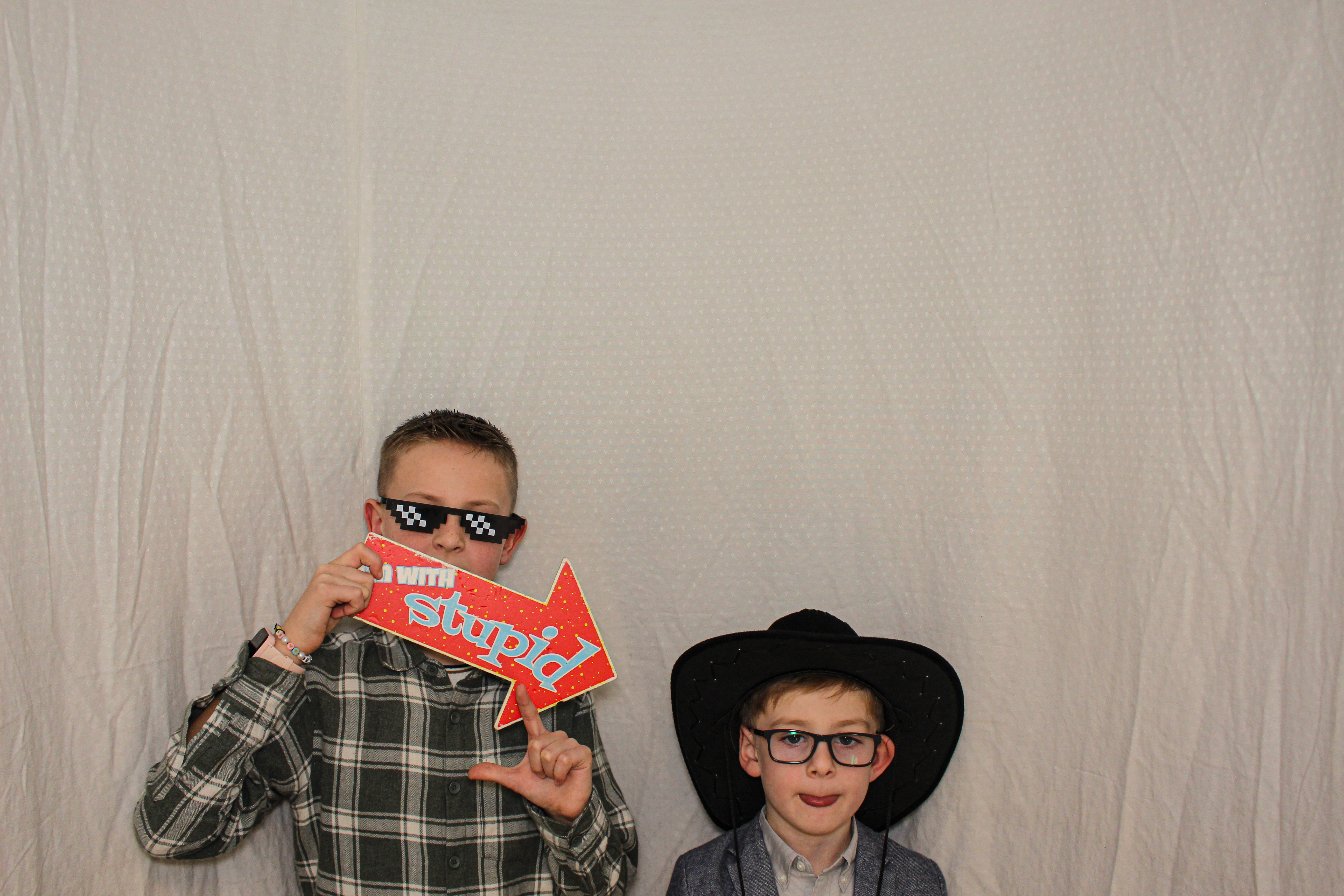 Hannah & Izzy's 18th Birthday Party | View more photos from the event at gallery.capturecube.co.uk/u/Capture-Cube/Hannah-Izzys-18th-Birthday-Party