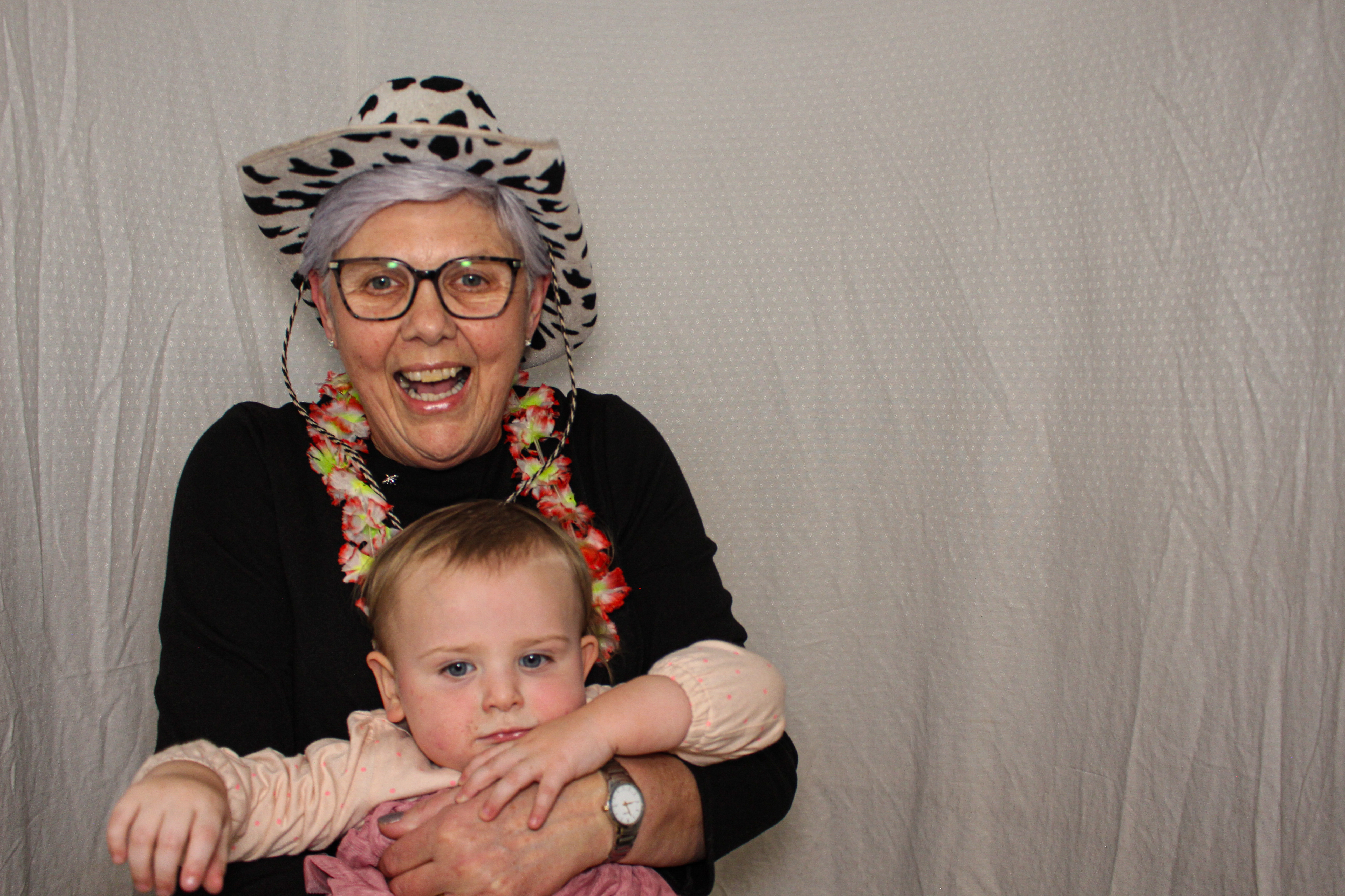 Hannah & Izzy's 18th Birthday Party | View more photos from the event at gallery.capturecube.co.uk/u/Capture-Cube/Hannah-Izzys-18th-Birthday-Party