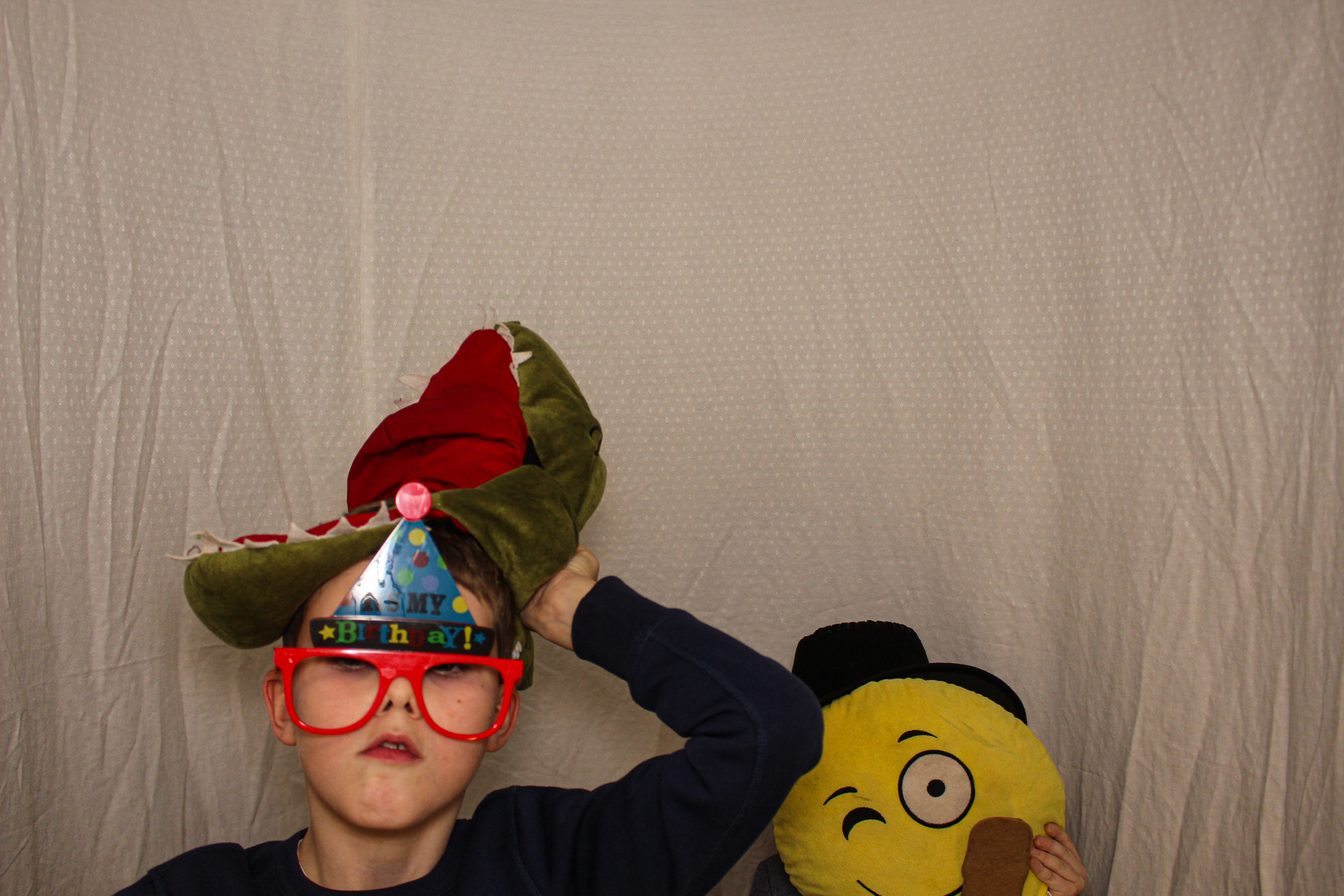 Hannah & Izzy's 18th Birthday Party | View more photos from the event at gallery.capturecube.co.uk/u/Capture-Cube/Hannah-Izzys-18th-Birthday-Party