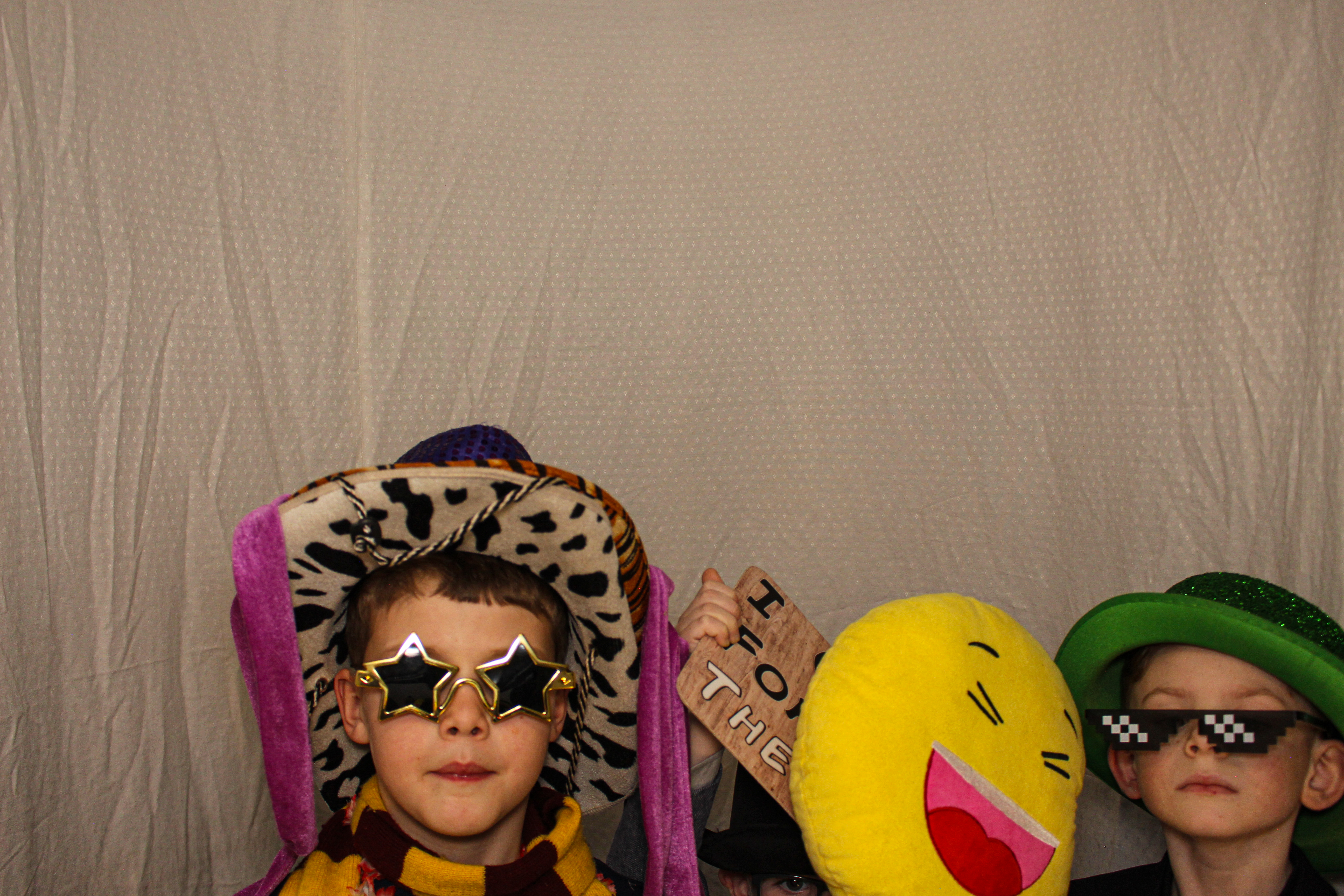 Hannah & Izzy's 18th Birthday Party | View more photos from the event at gallery.capturecube.co.uk/u/Capture-Cube/Hannah-Izzys-18th-Birthday-Party