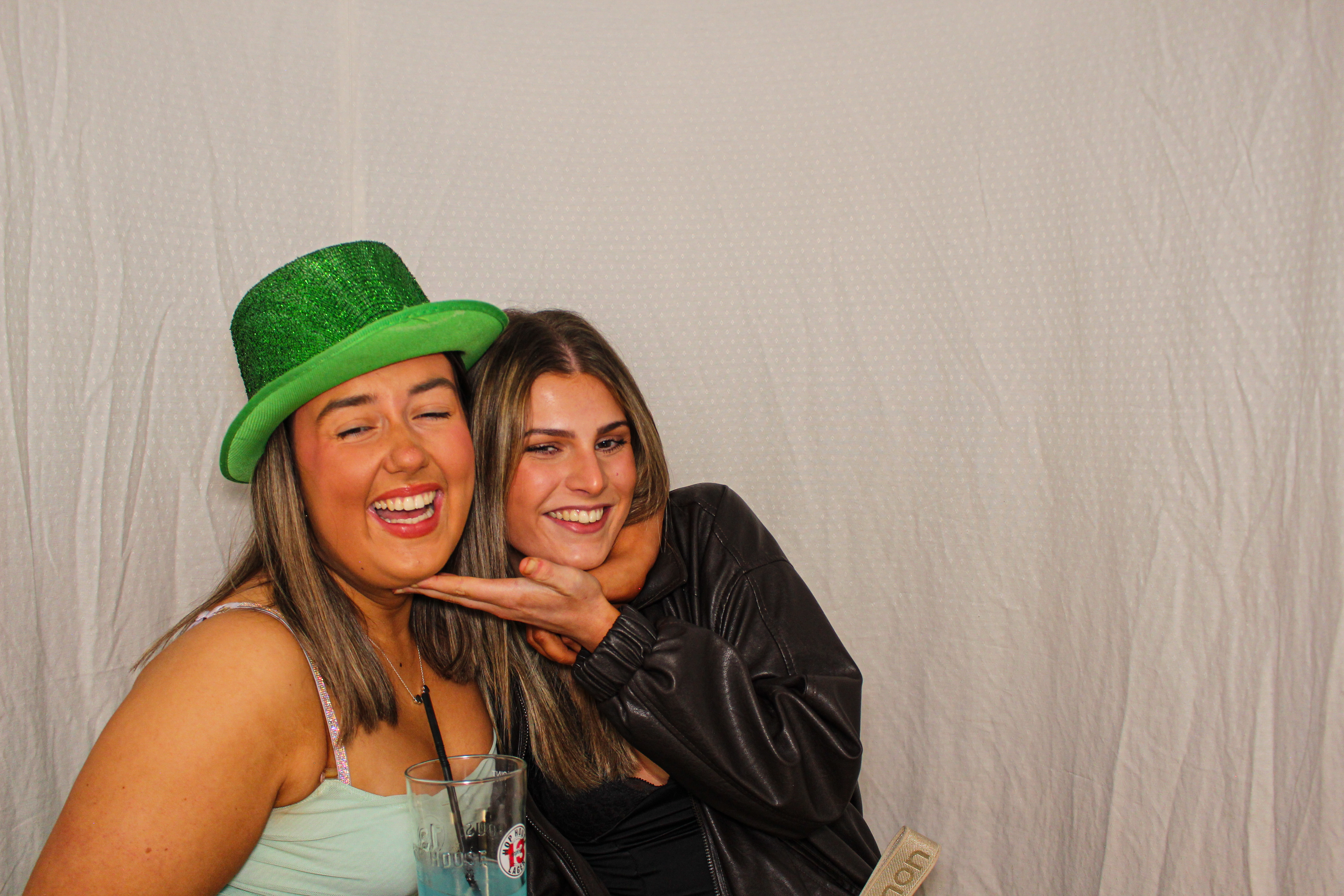 Hannah & Izzy's 18th Birthday Party | View more photos from the event at gallery.capturecube.co.uk/u/Capture-Cube/Hannah-Izzys-18th-Birthday-Party