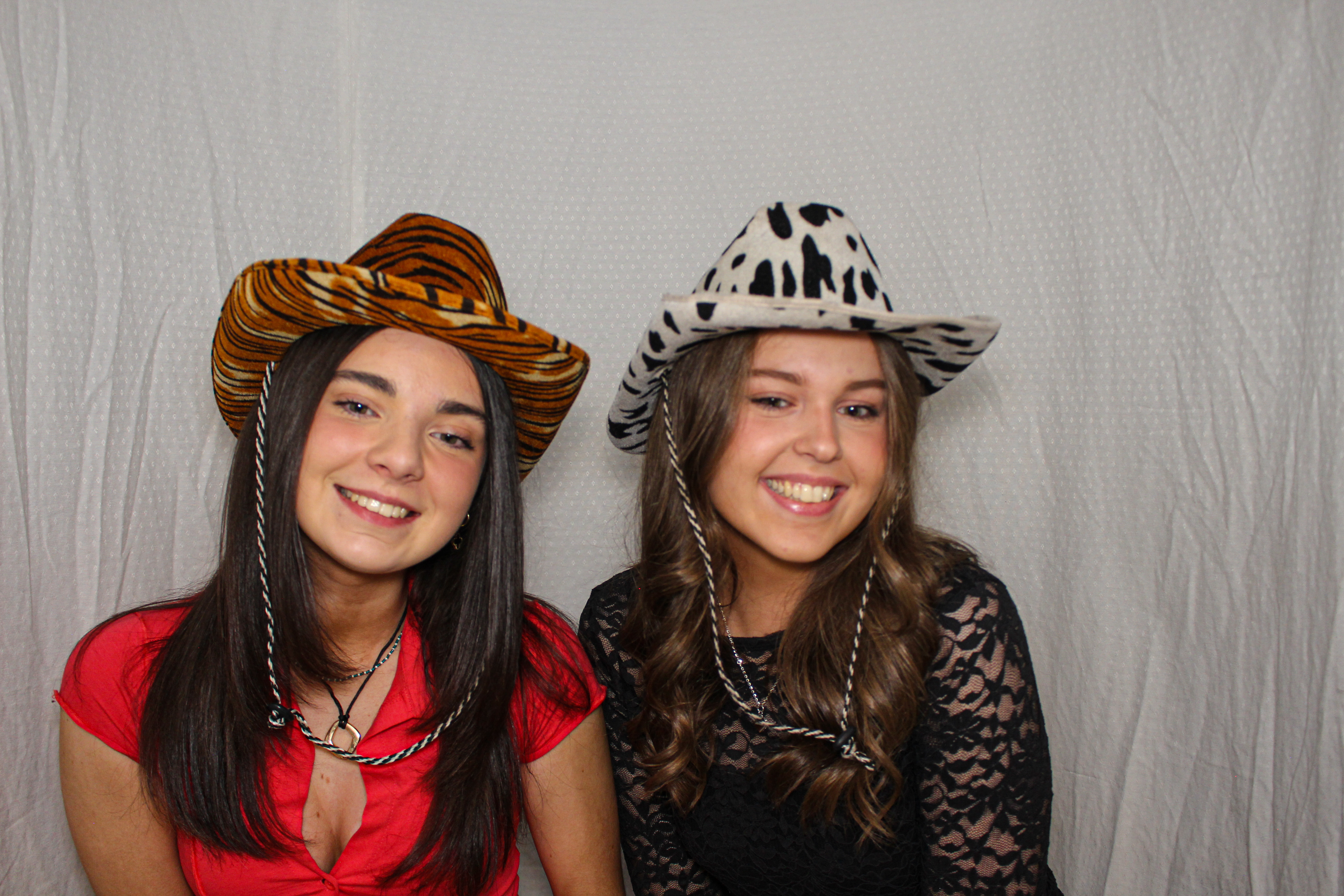 Hannah & Izzy's 18th Birthday Party | View more photos from the event at gallery.capturecube.co.uk/u/Capture-Cube/Hannah-Izzys-18th-Birthday-Party