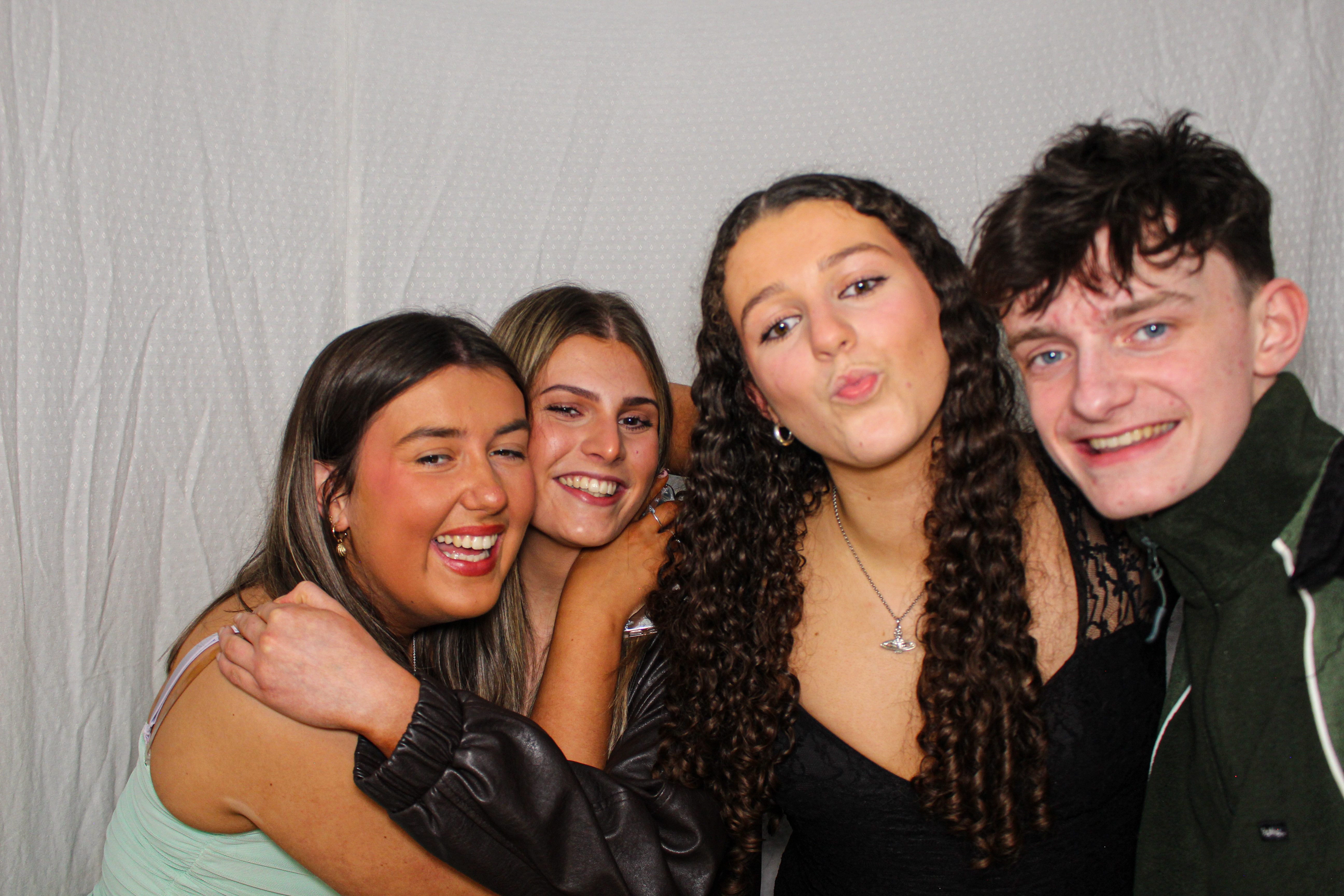 Hannah & Izzy's 18th Birthday Party | View more photos from the event at gallery.capturecube.co.uk/u/Capture-Cube/Hannah-Izzys-18th-Birthday-Party