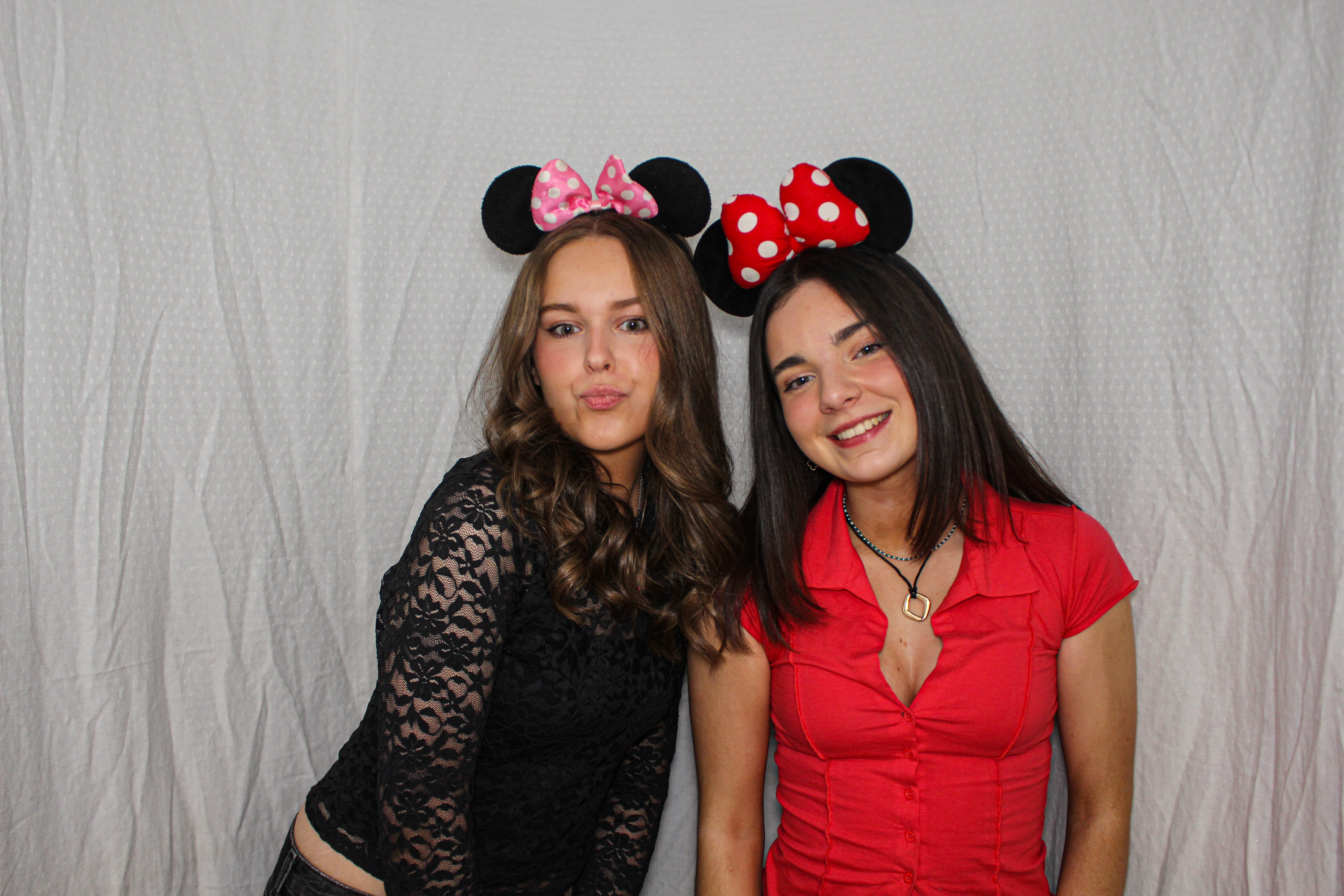 Hannah & Izzy's 18th Birthday Party | View more photos from the event at gallery.capturecube.co.uk/u/Capture-Cube/Hannah-Izzys-18th-Birthday-Party