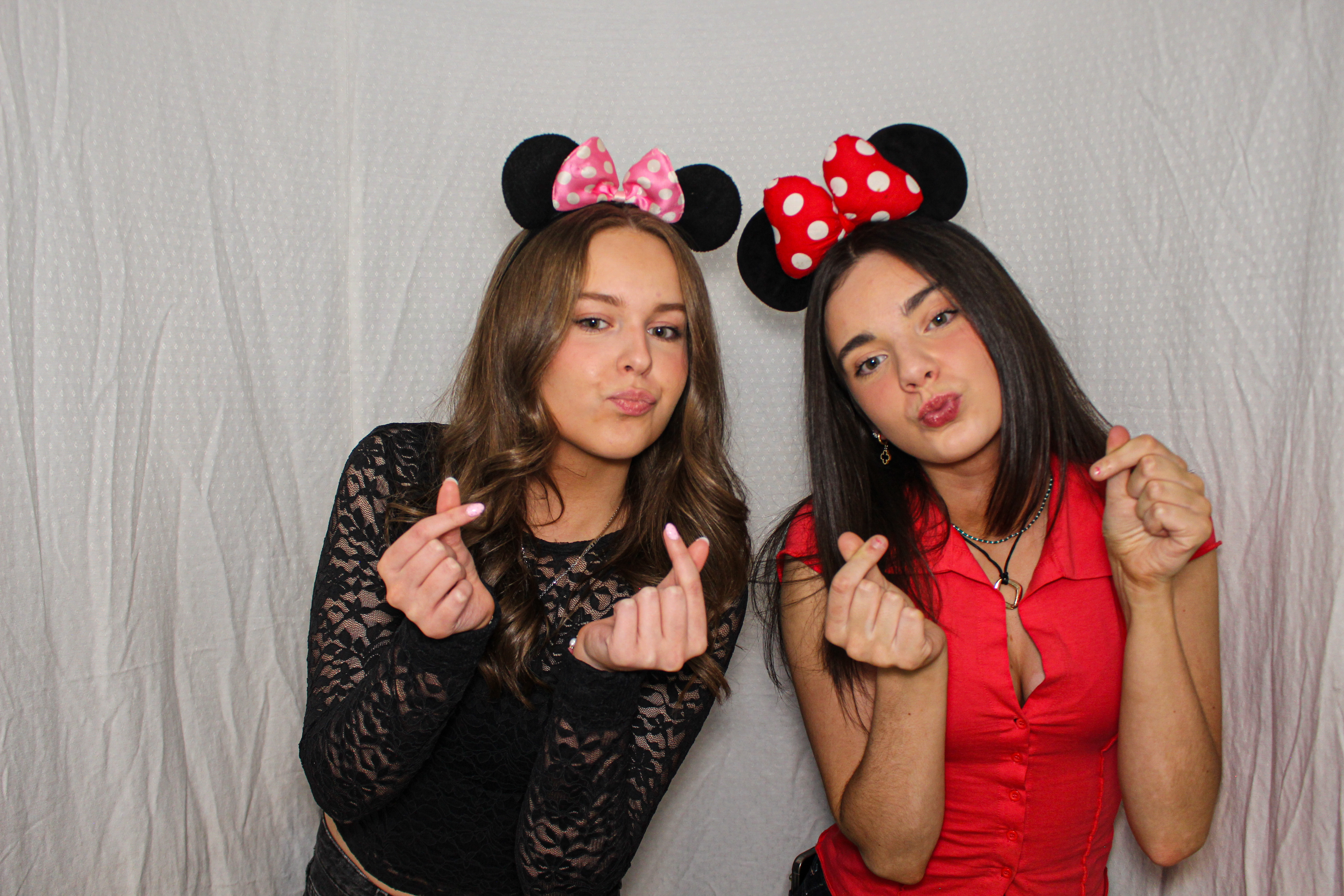 Hannah & Izzy's 18th Birthday Party | View more photos from the event at gallery.capturecube.co.uk/u/Capture-Cube/Hannah-Izzys-18th-Birthday-Party