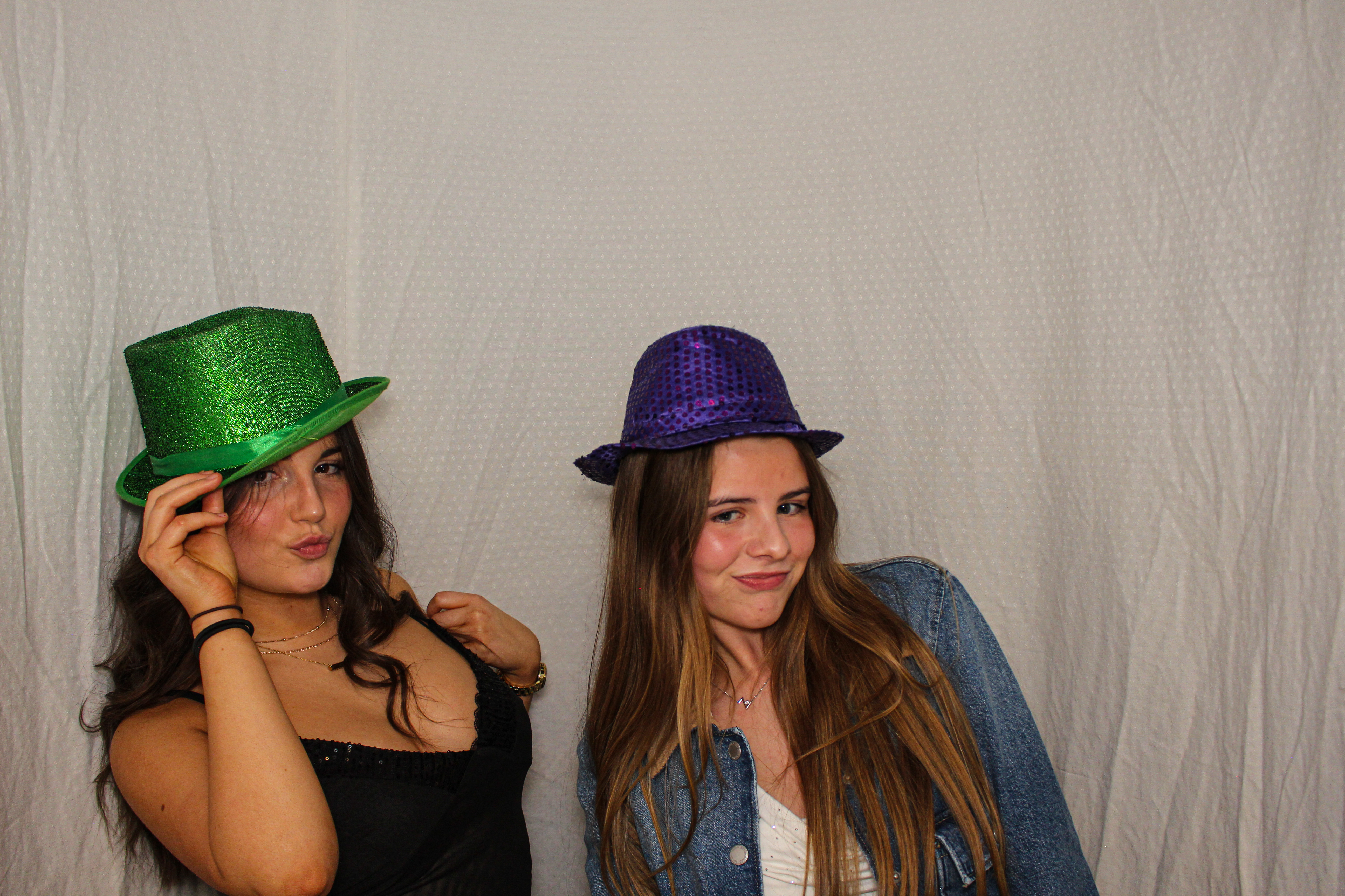 Hannah & Izzy's 18th Birthday Party | View more photos from the event at gallery.capturecube.co.uk/u/Capture-Cube/Hannah-Izzys-18th-Birthday-Party