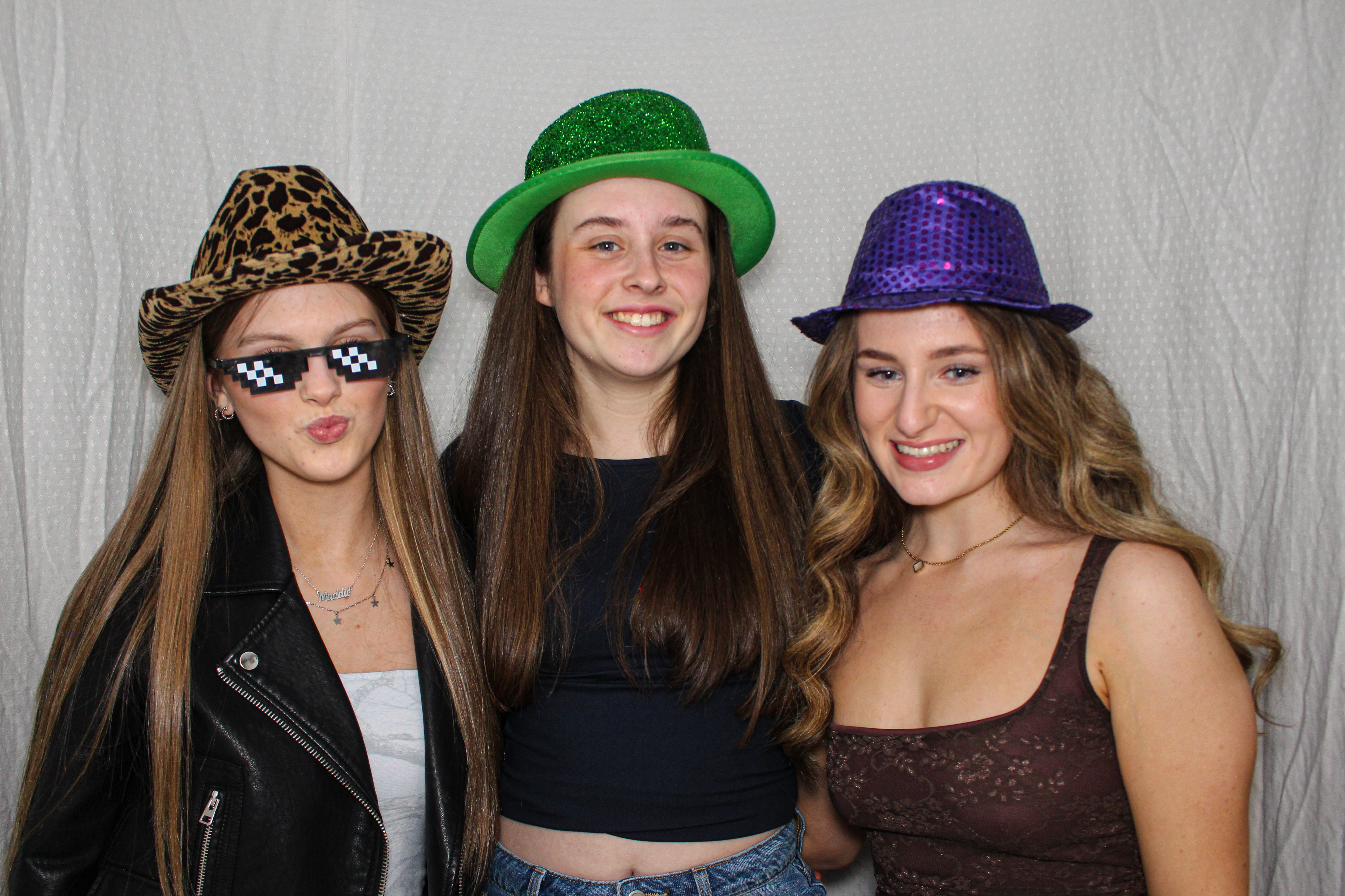 Hannah & Izzy's 18th Birthday Party | View more photos from the event at gallery.capturecube.co.uk/u/Capture-Cube/Hannah-Izzys-18th-Birthday-Party