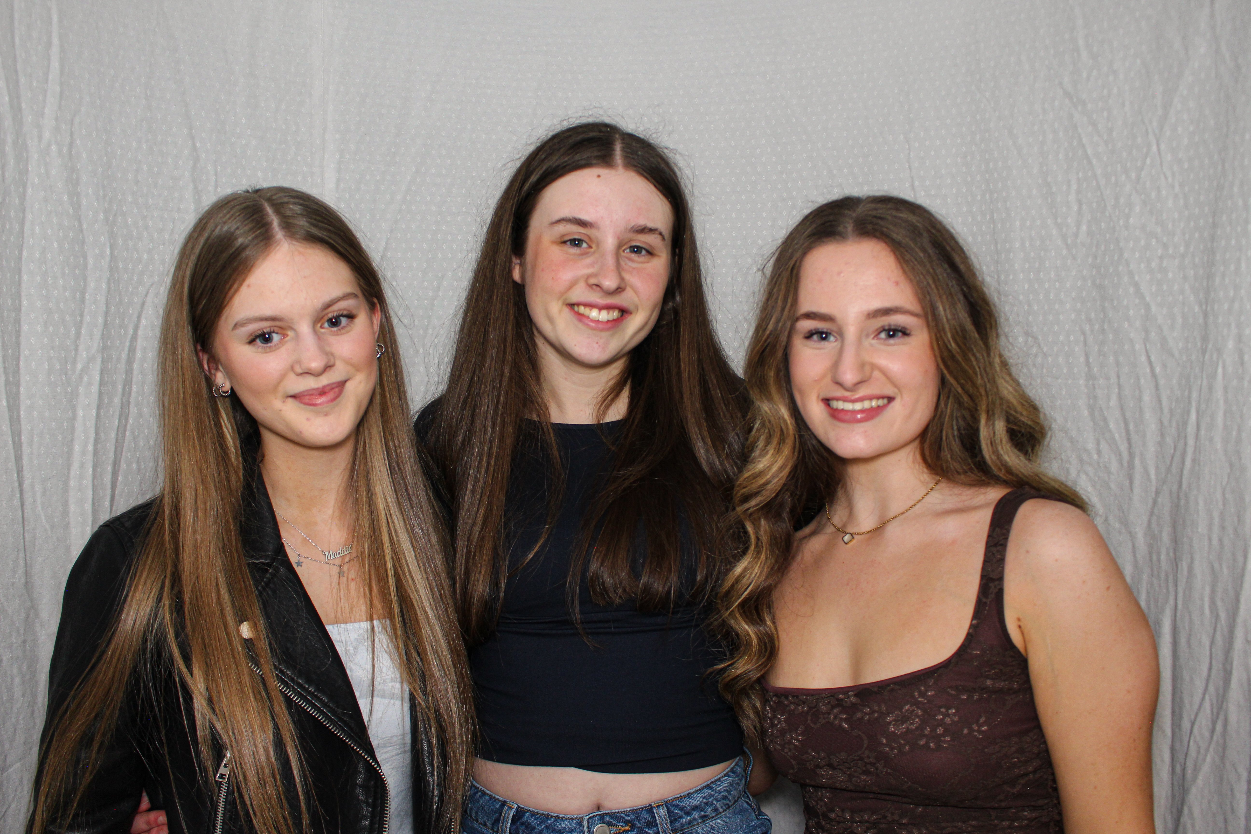 Hannah & Izzy's 18th Birthday Party | View more photos from the event at gallery.capturecube.co.uk/u/Capture-Cube/Hannah-Izzys-18th-Birthday-Party