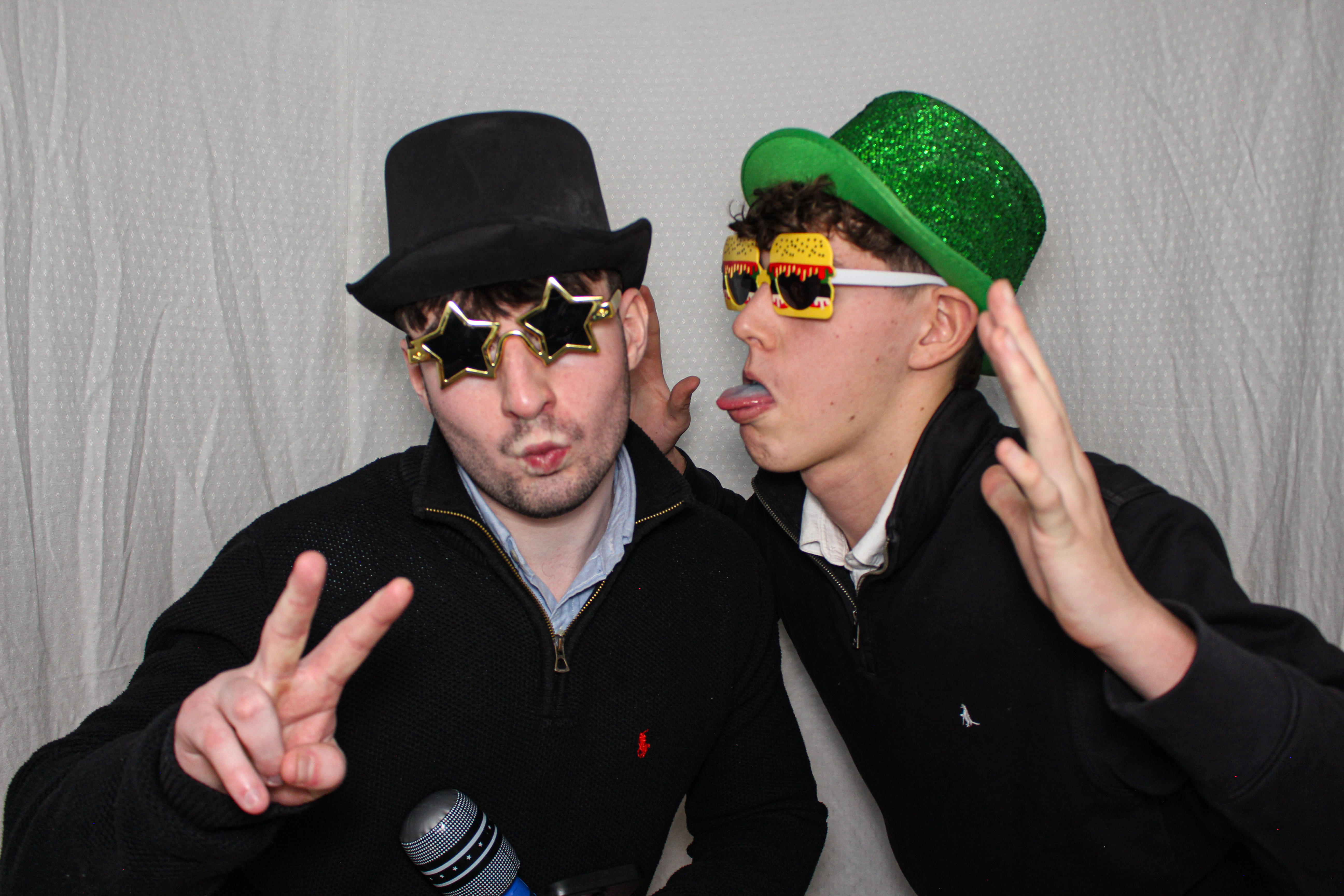 Hannah & Izzy's 18th Birthday Party | View more photos from the event at gallery.capturecube.co.uk/u/Capture-Cube/Hannah-Izzys-18th-Birthday-Party